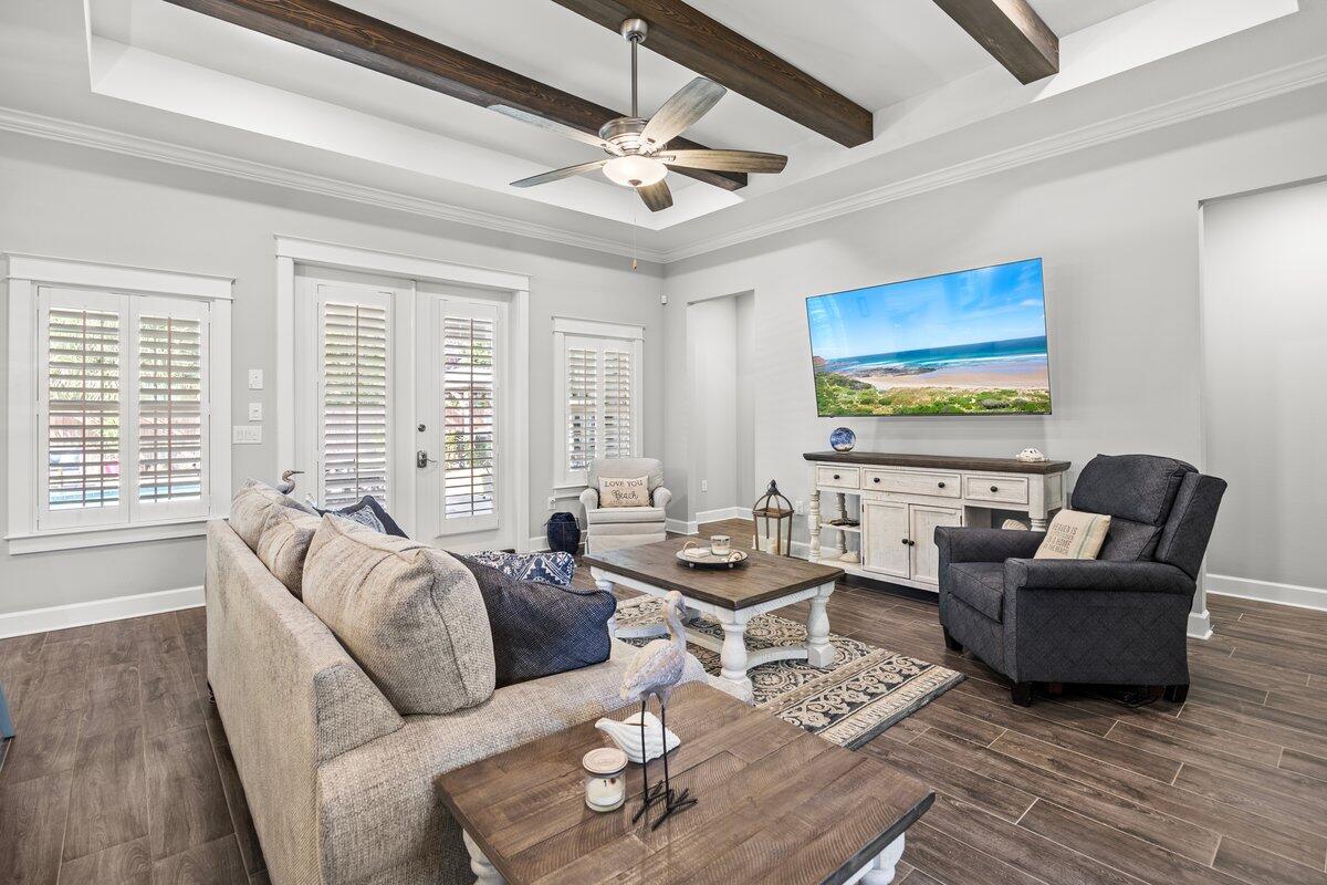 SOUNDSIDE SHORES - Residential