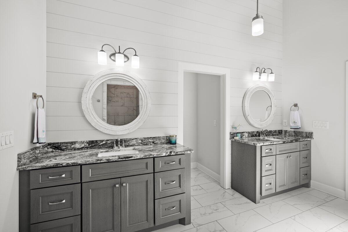 SOUNDSIDE SHORES - Residential