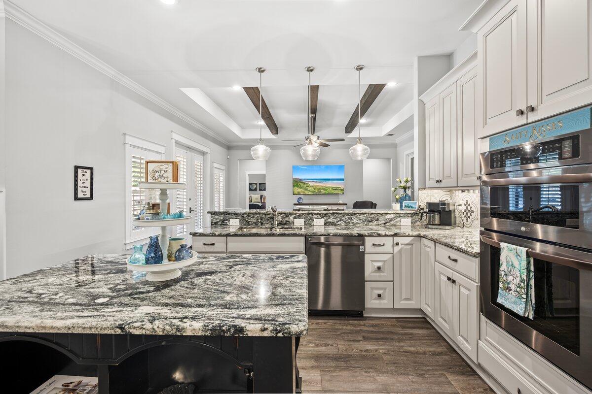 SOUNDSIDE SHORES - Residential