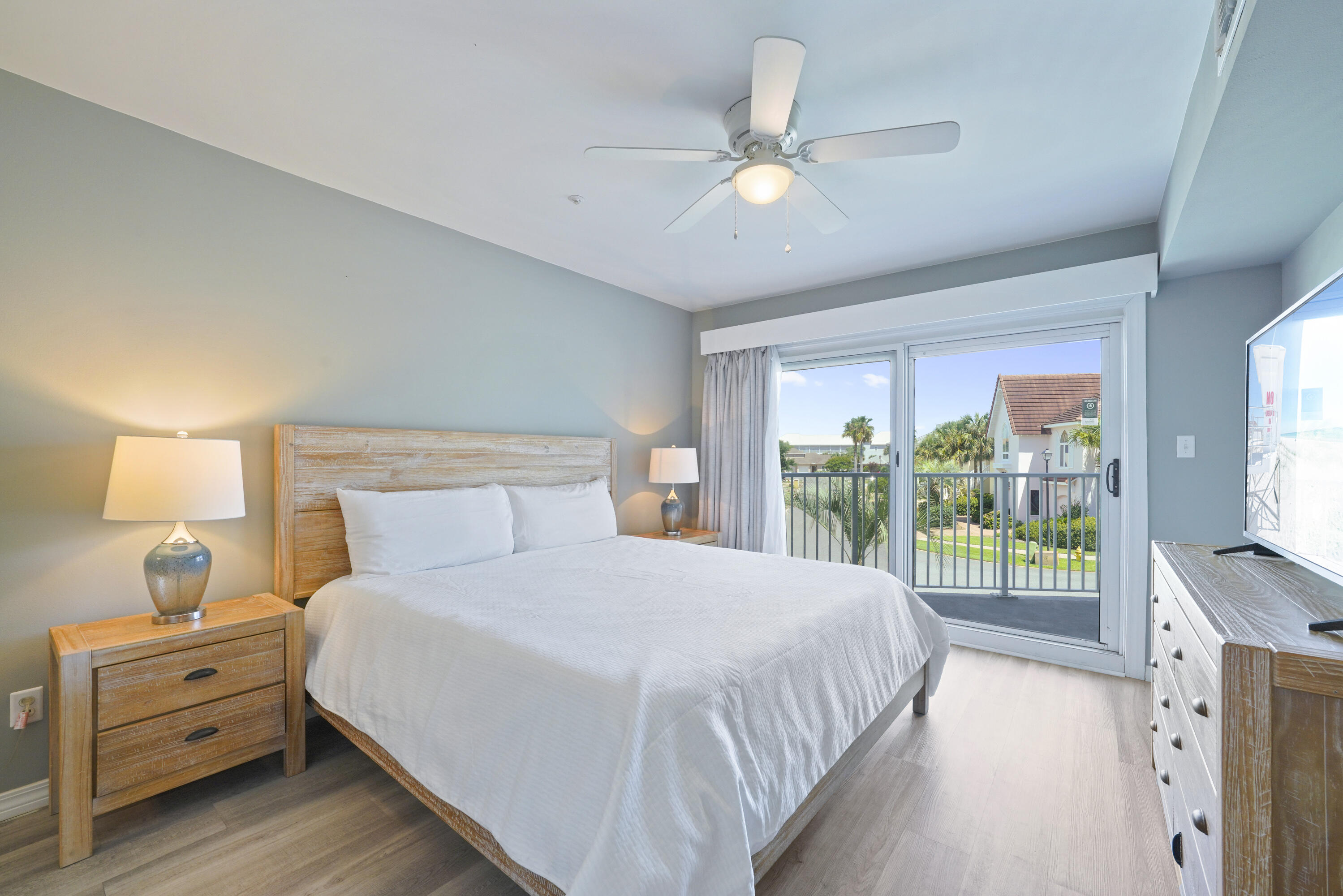 MARAVILLA CONDO 3 - Residential
