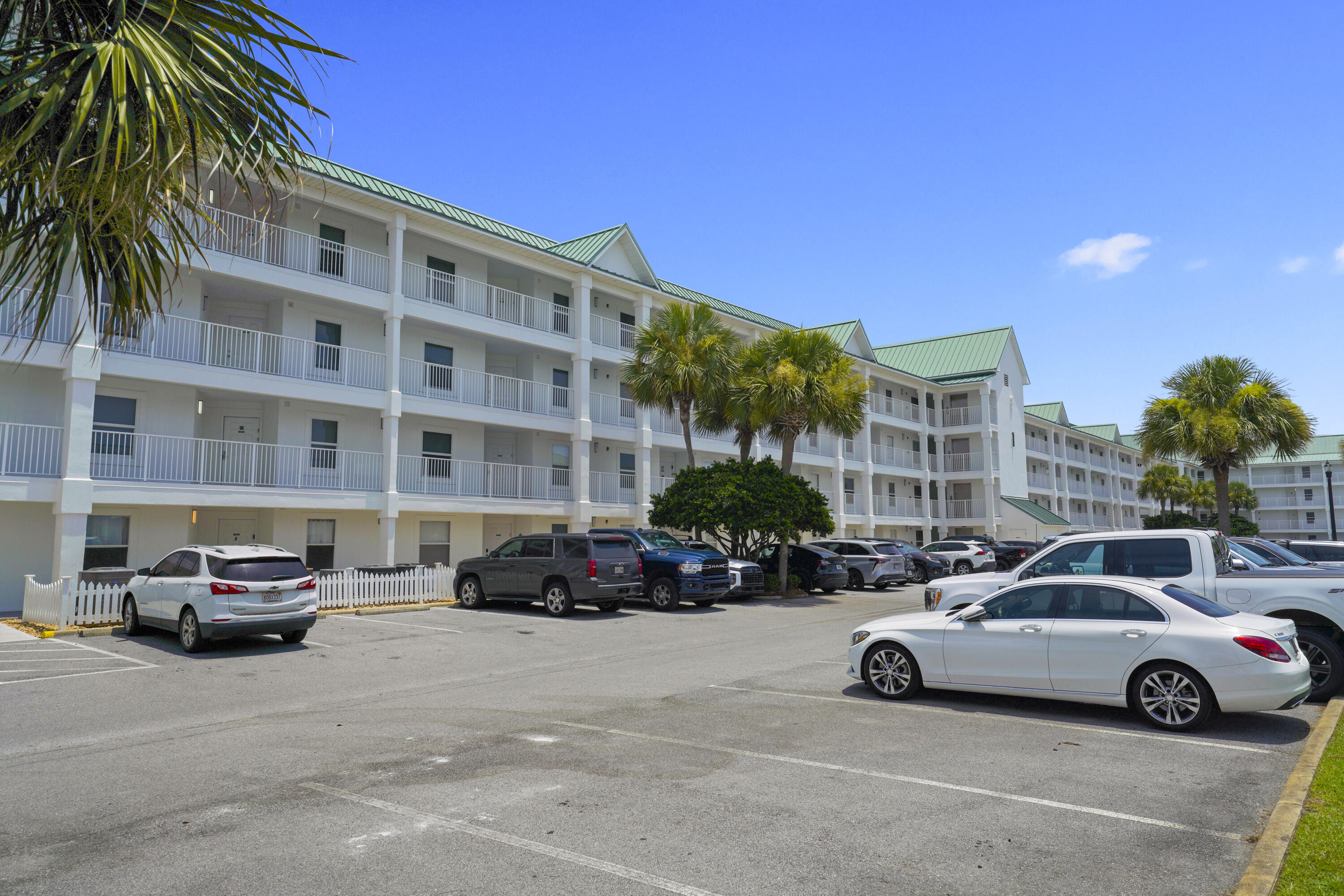 MARAVILLA CONDO 3 - Residential