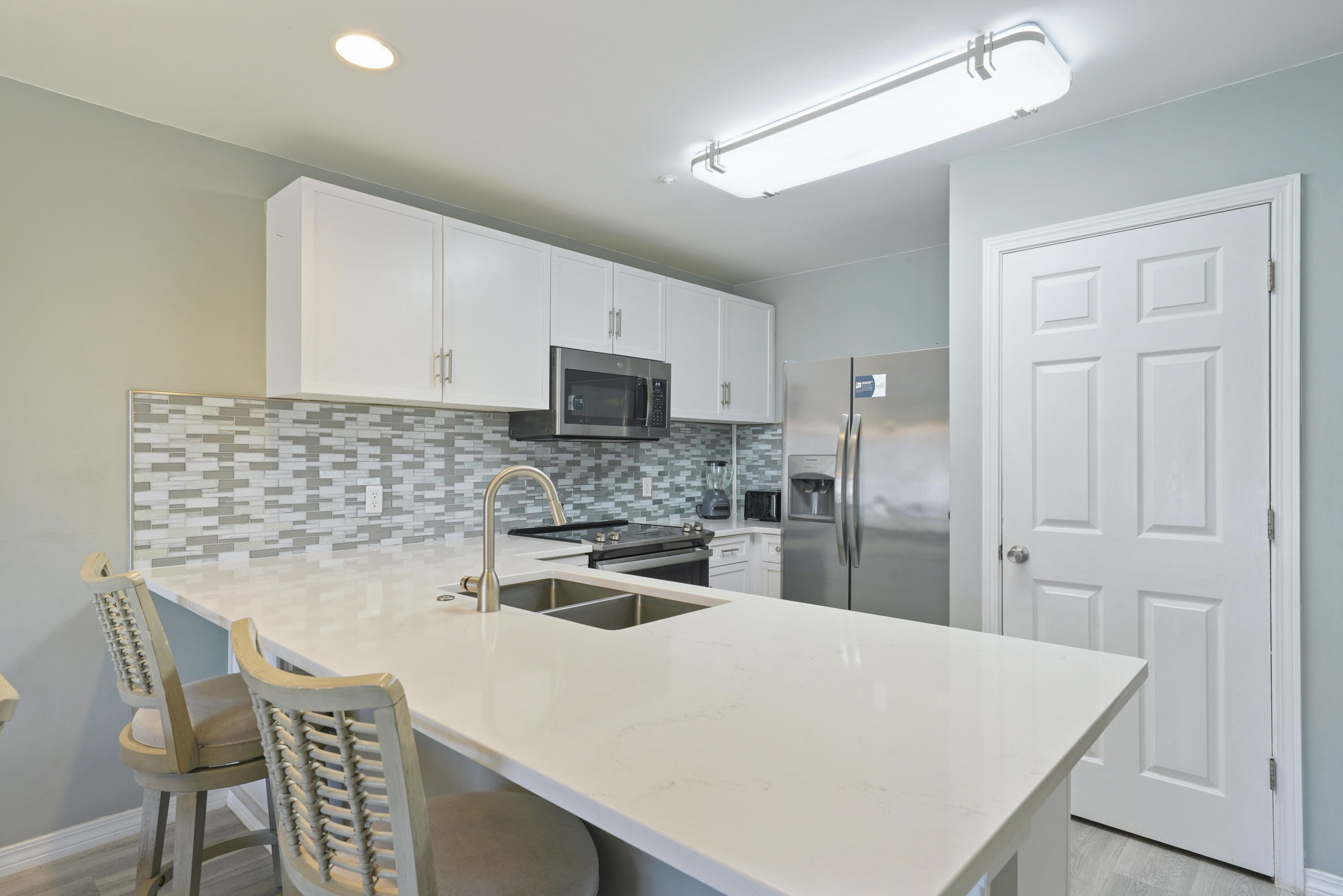 MARAVILLA CONDO 3 - Residential