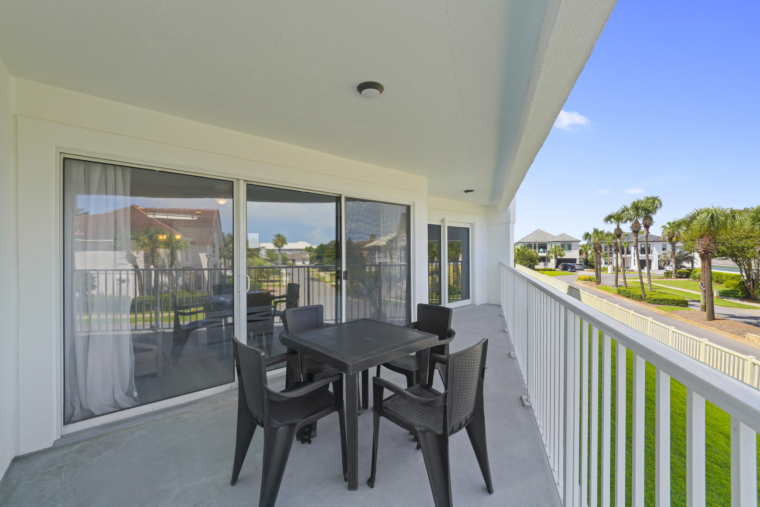MARAVILLA CONDO 3 - Residential