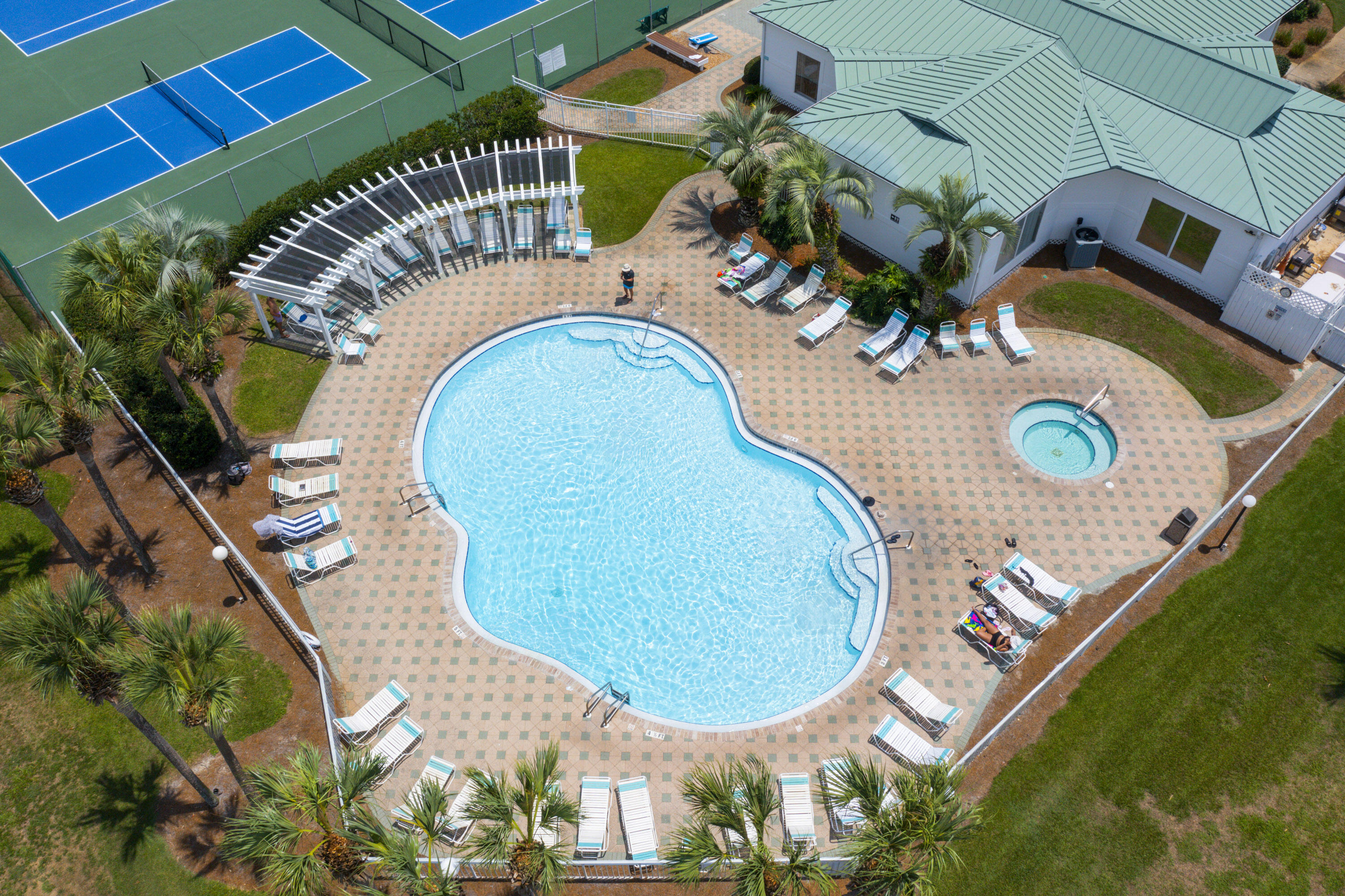MARAVILLA CONDO 3 - Residential