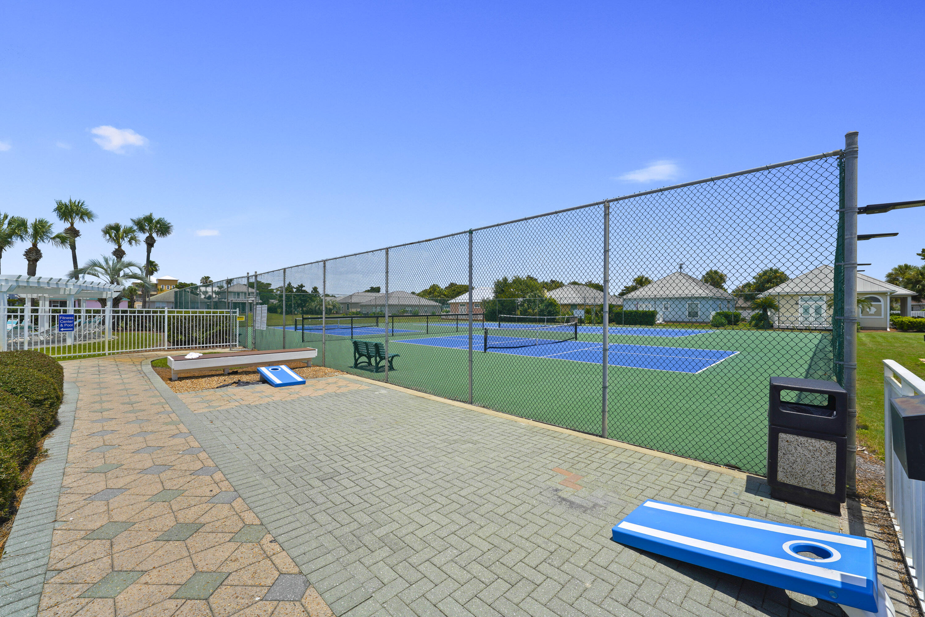MARAVILLA CONDO 3 - Residential