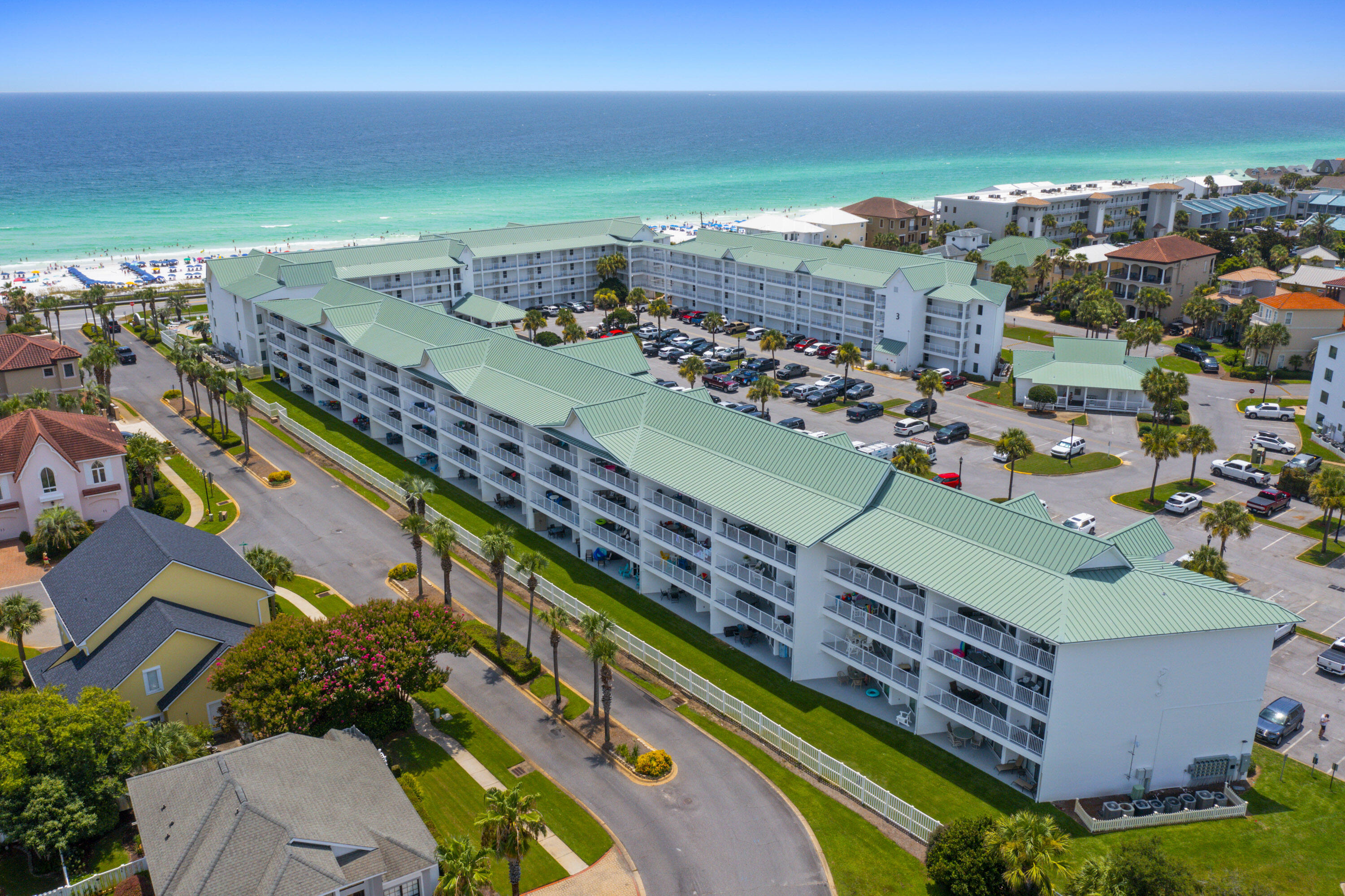 MARAVILLA CONDO 3 - Residential