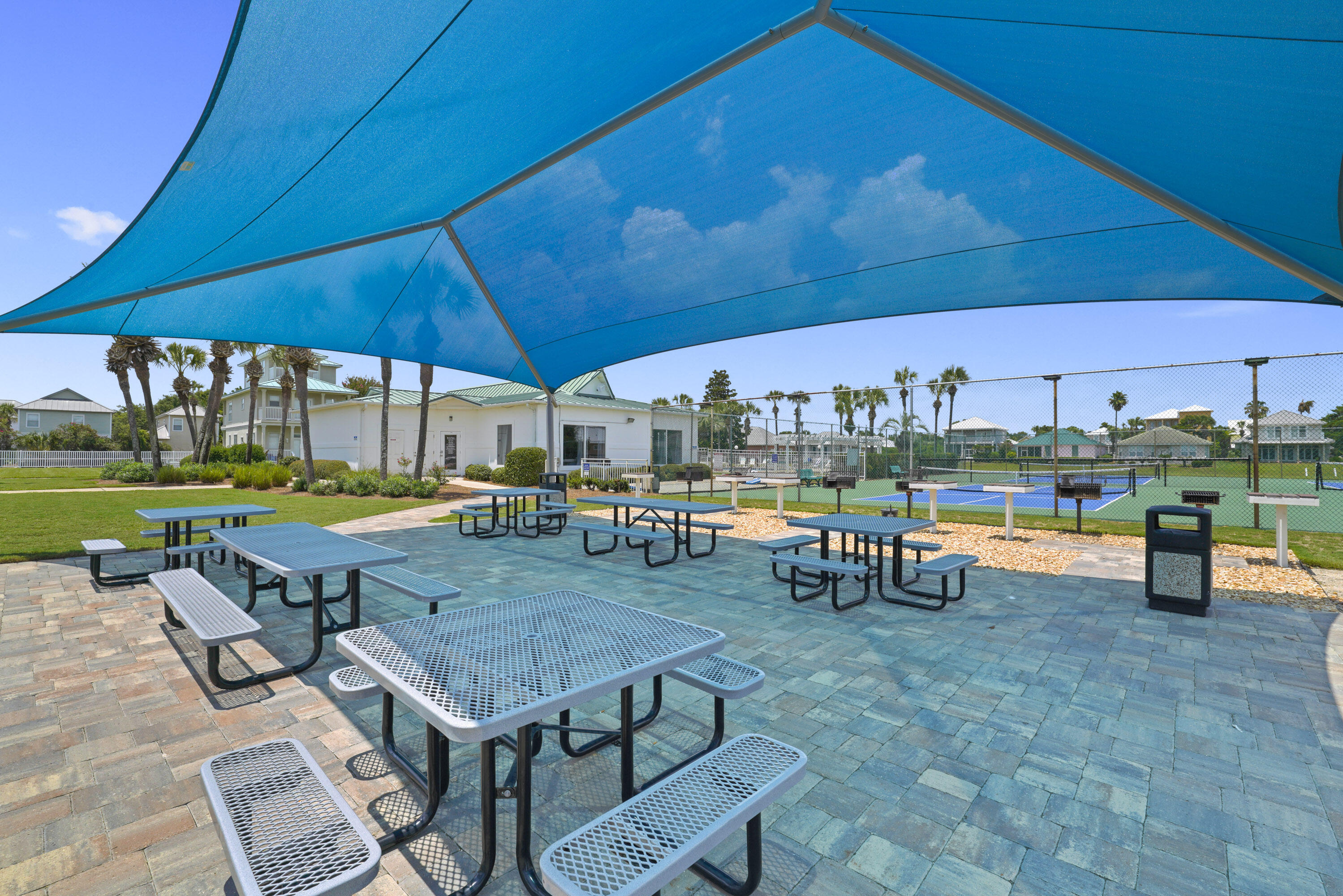 MARAVILLA CONDO 3 - Residential
