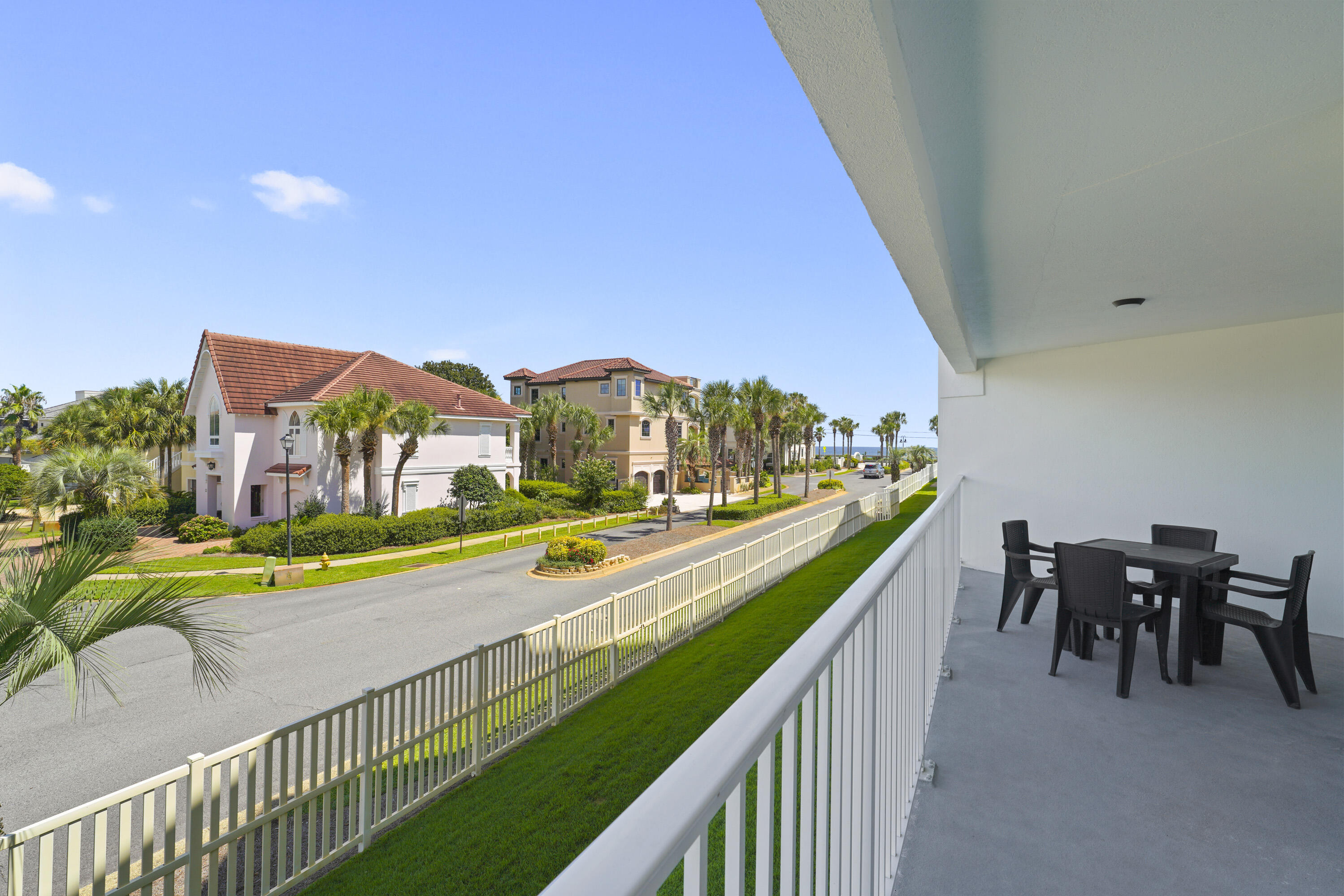 MARAVILLA CONDO 3 - Residential