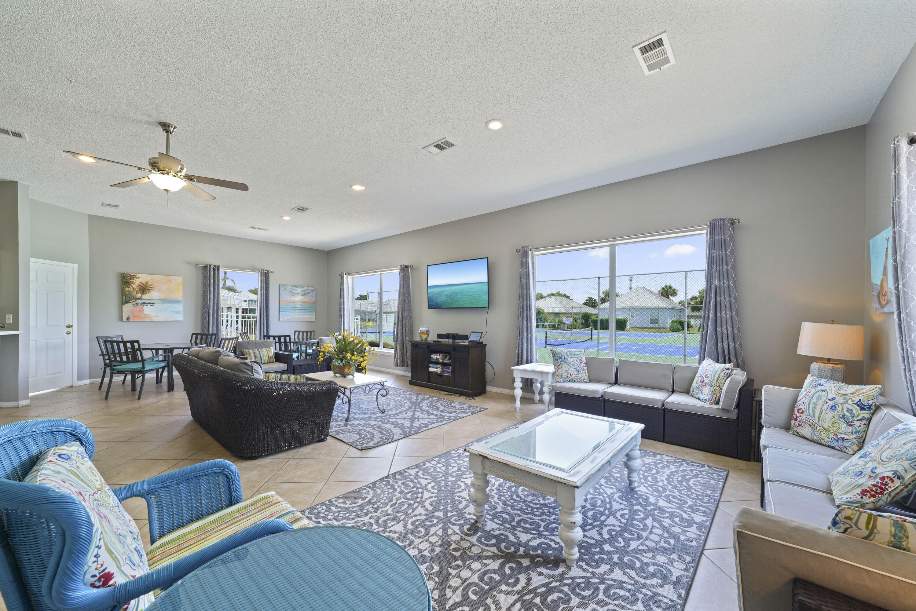 MARAVILLA CONDO 3 - Residential