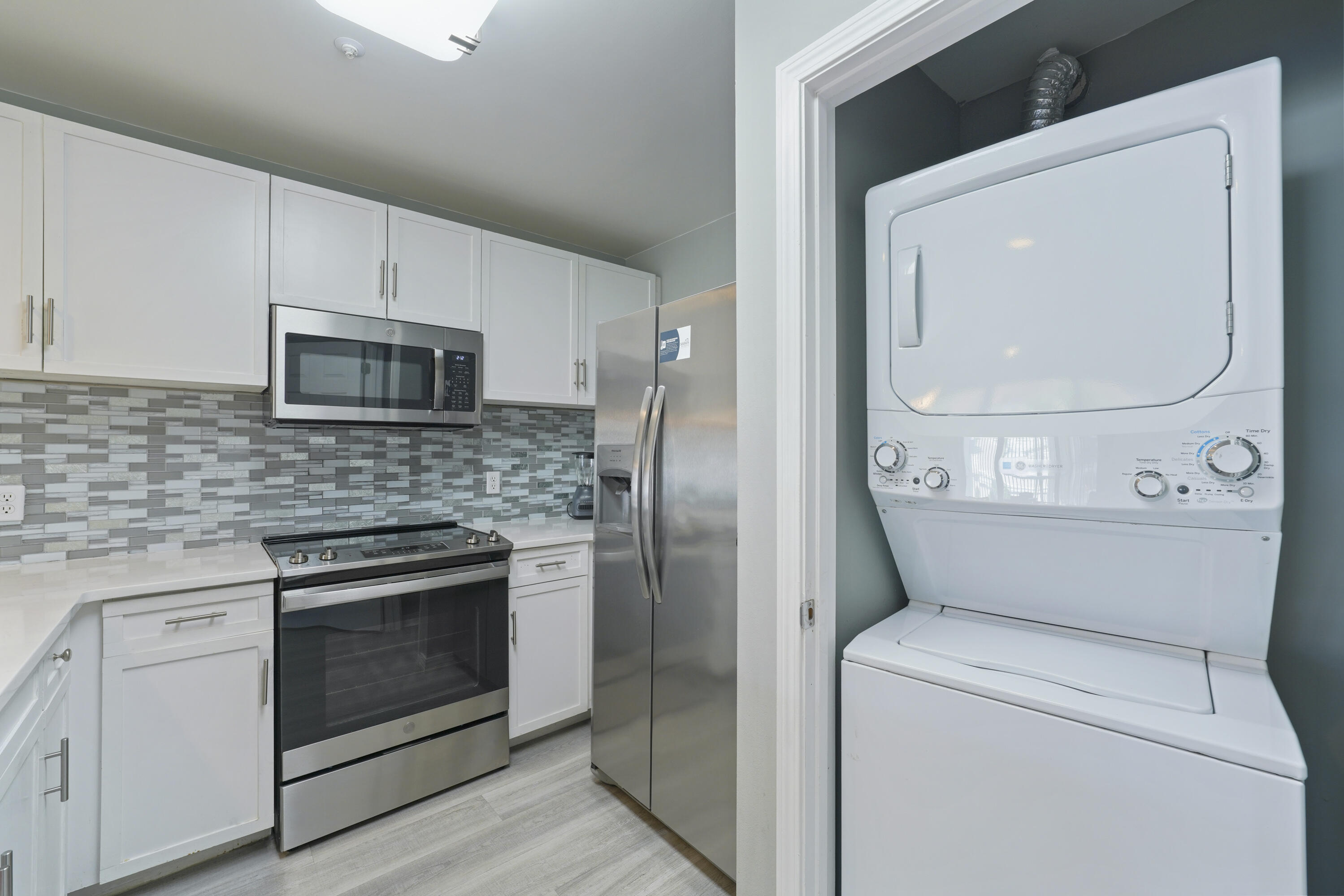 MARAVILLA CONDO 3 - Residential