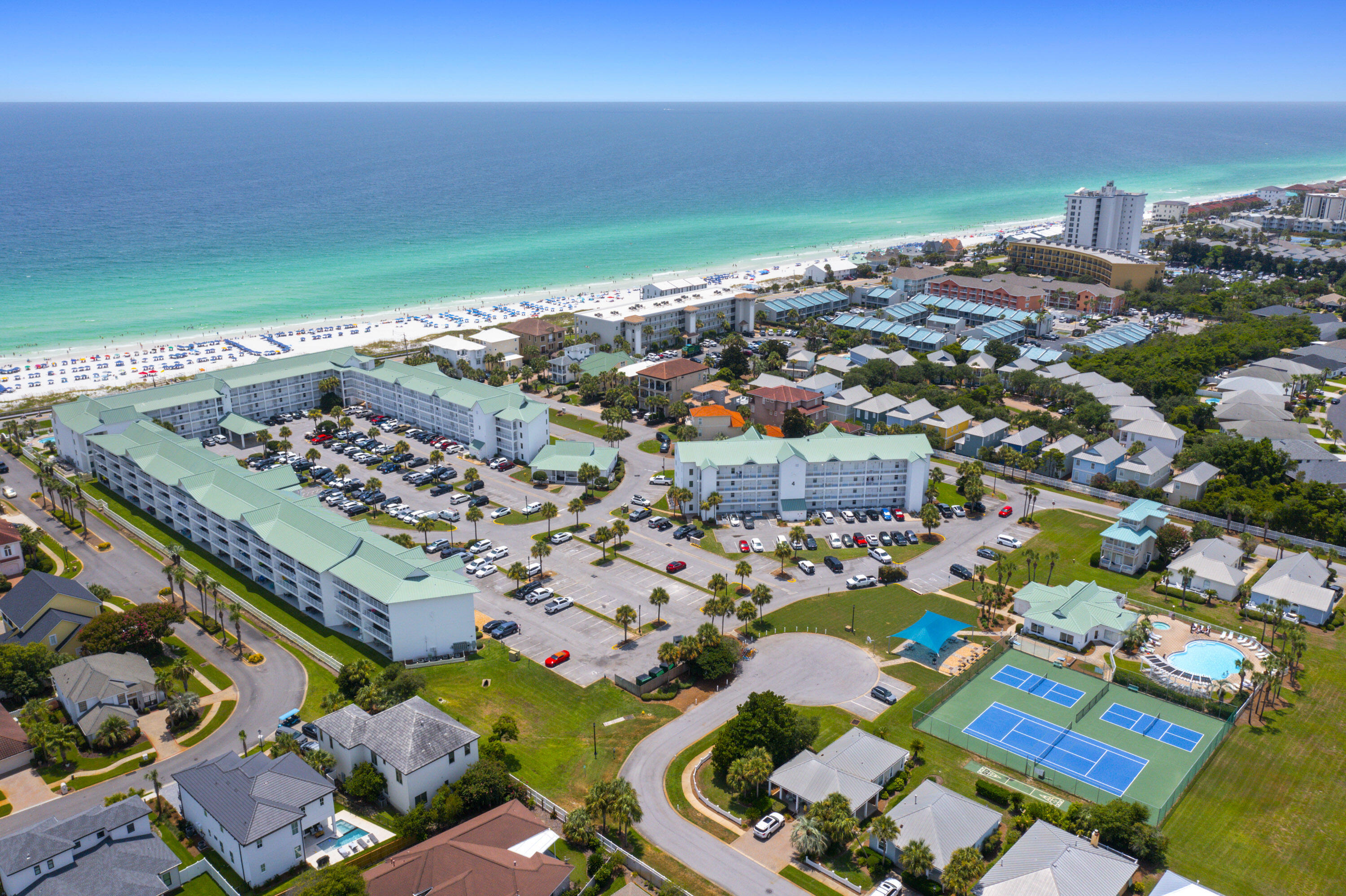MARAVILLA CONDO 3 - Residential