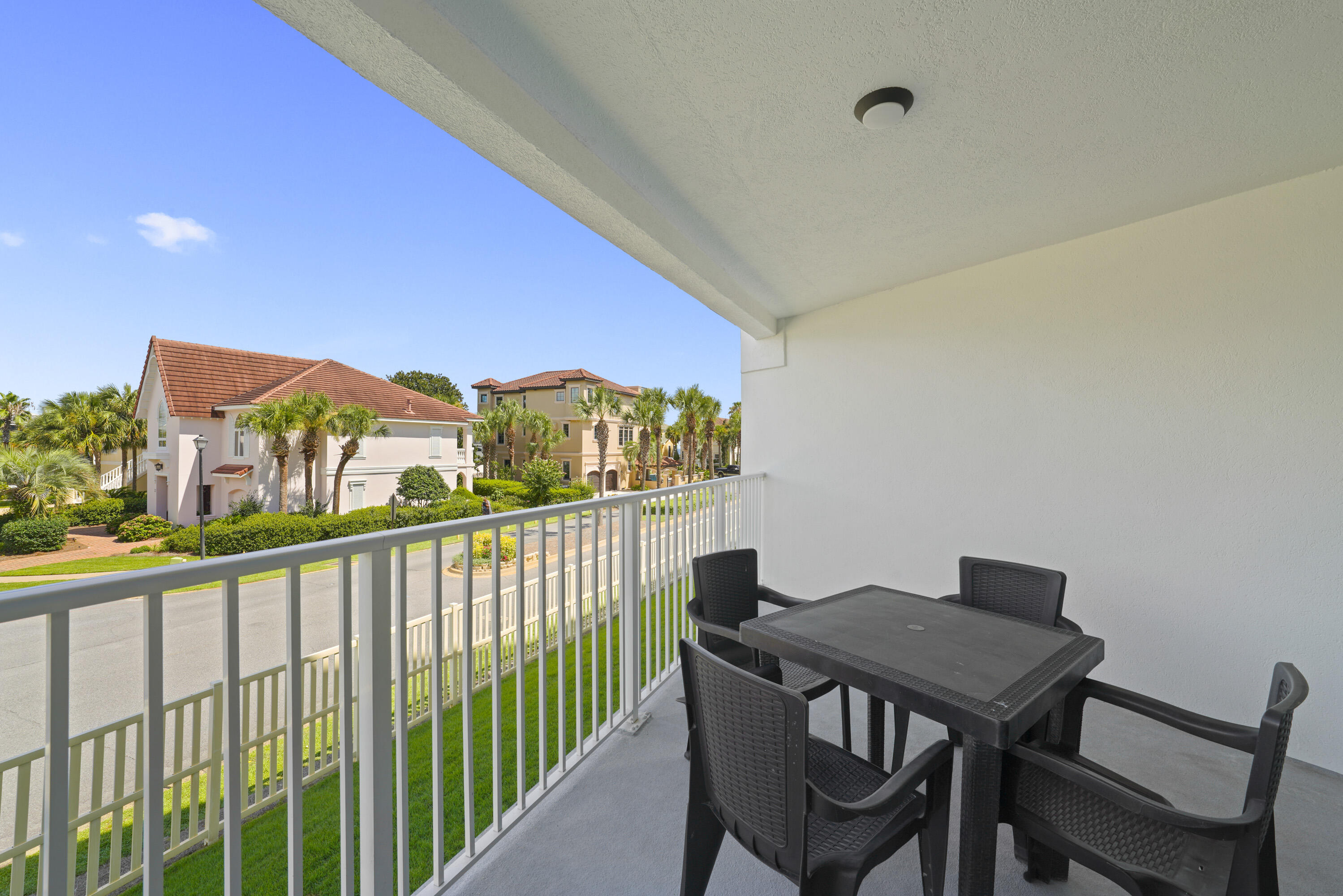 MARAVILLA CONDO 3 - Residential