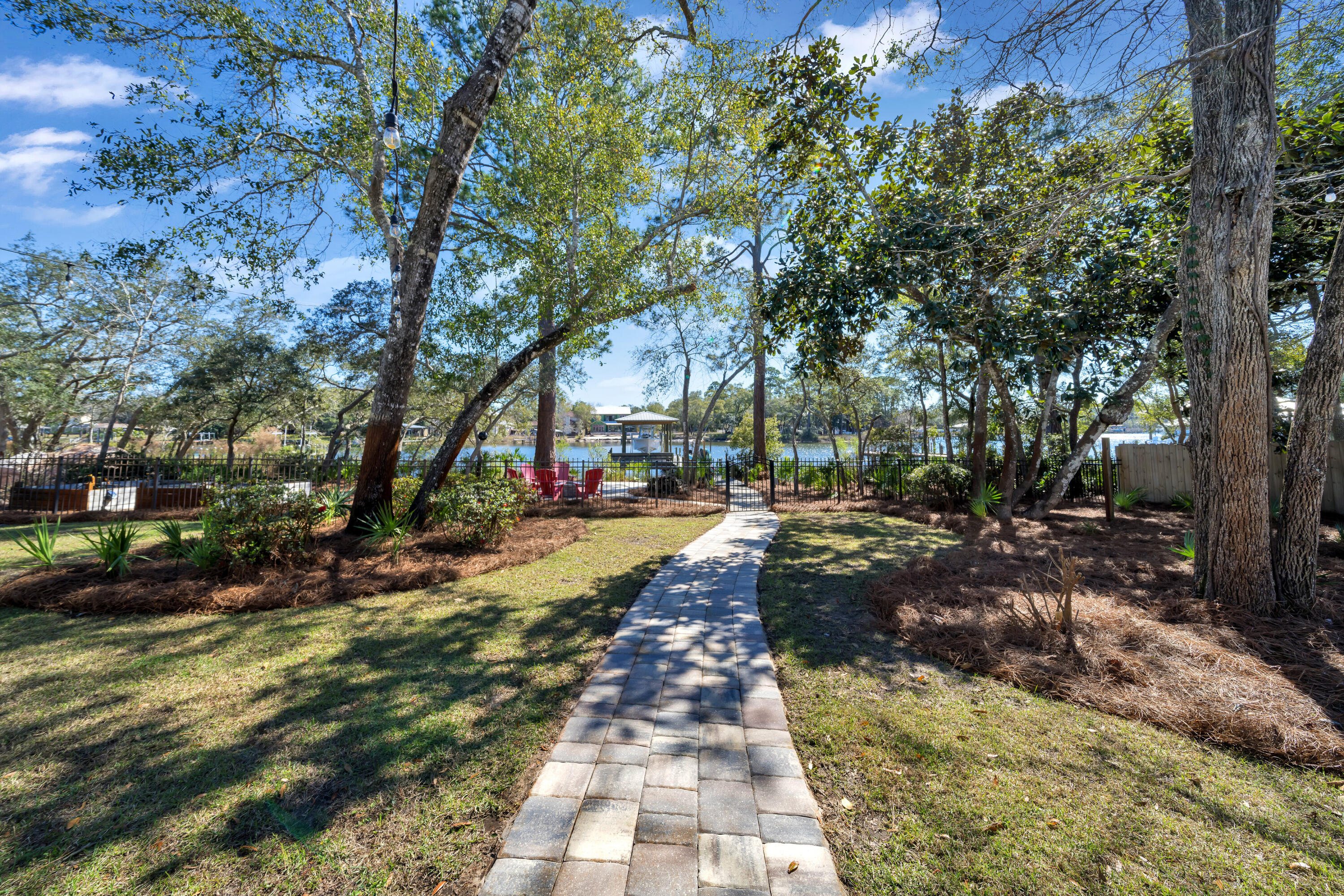 BOTANY BAYOU - Residential