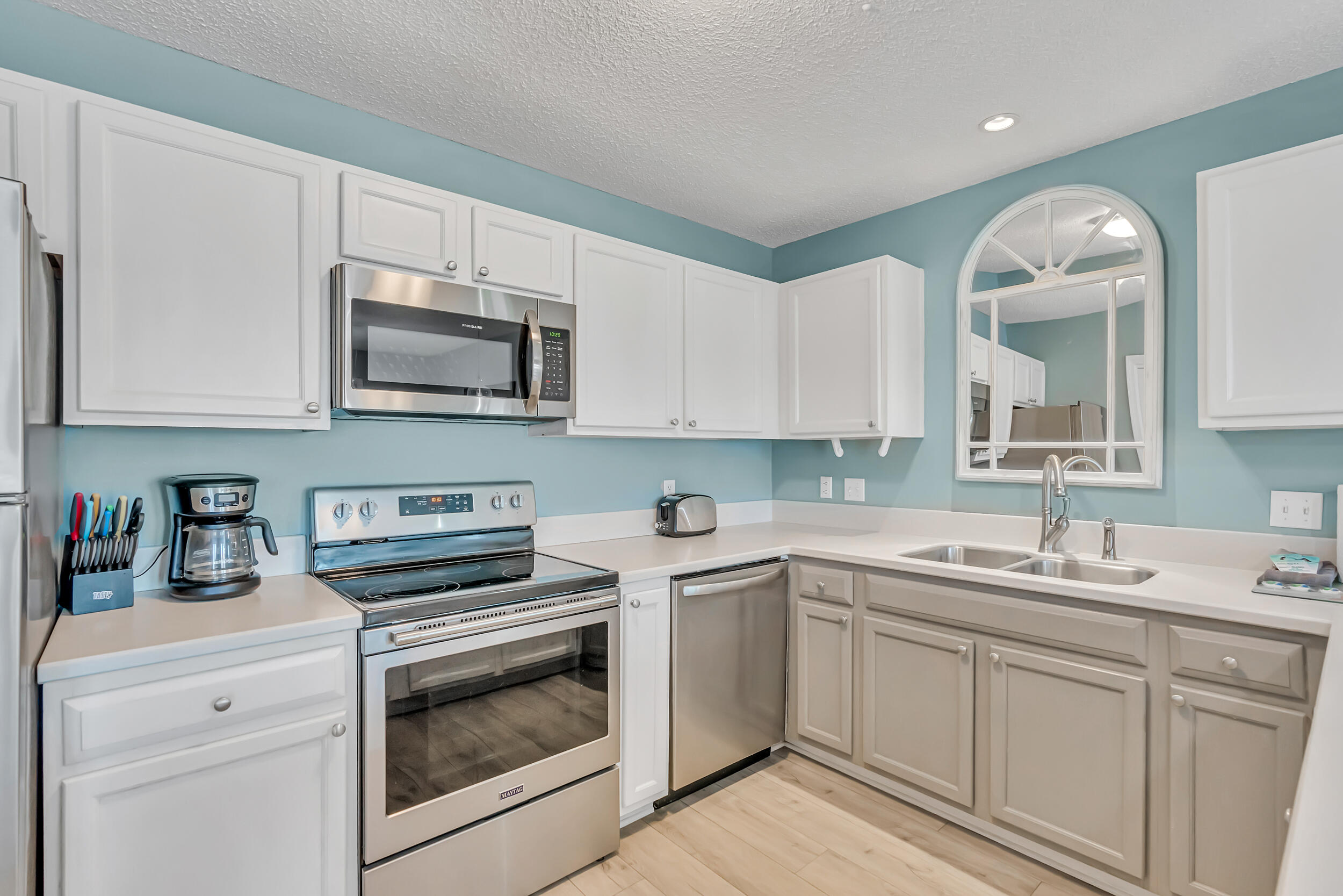 GRAND CARIBBEAN EAST CONDO - Residential