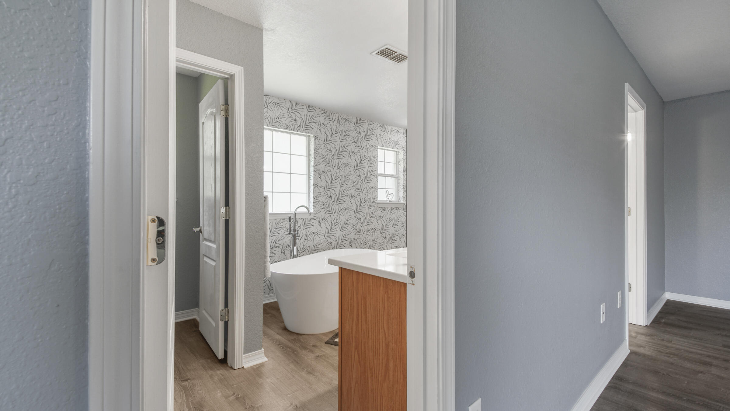 DRIFTWOOD ESTATES - Residential Lease