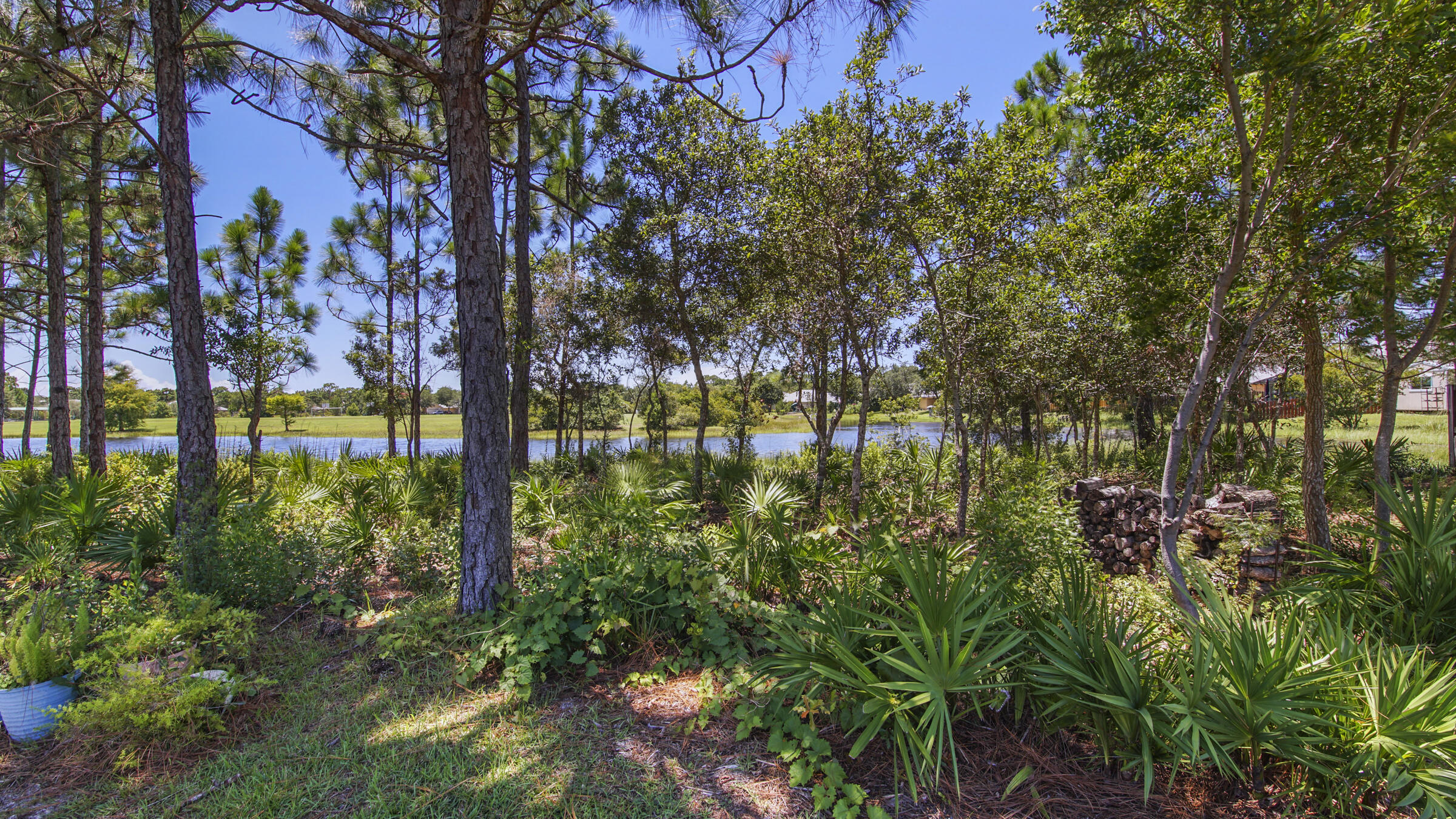 DRIFTWOOD ESTATES - Residential Lease