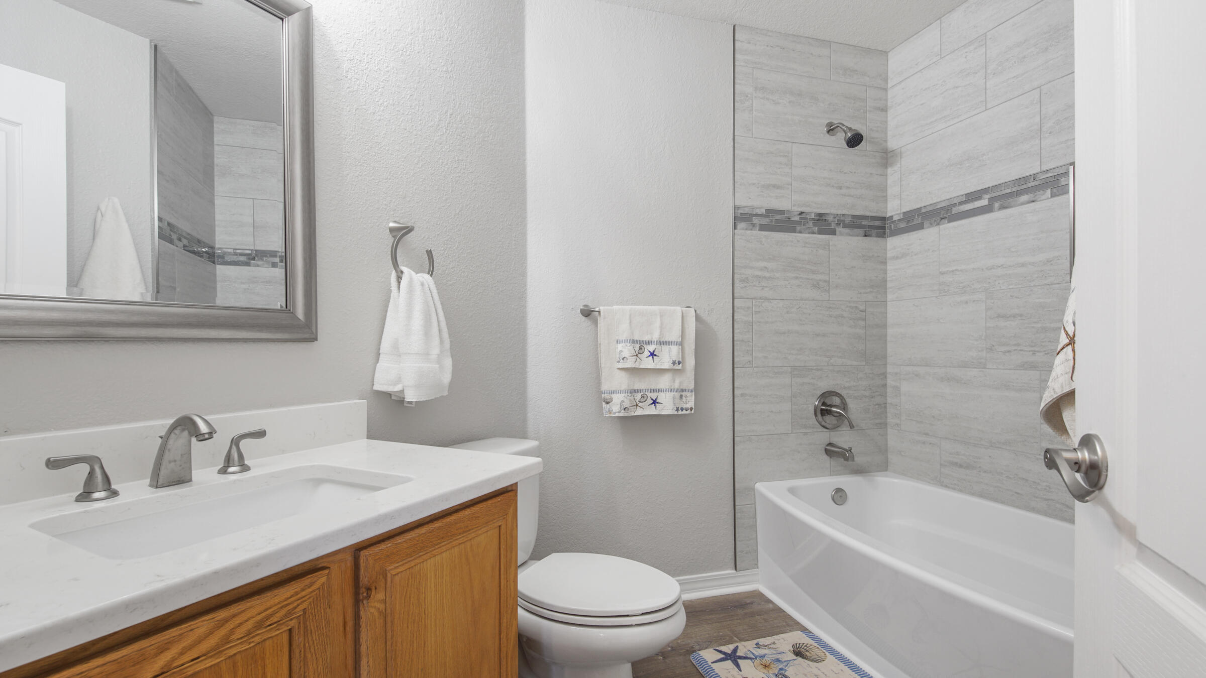 DRIFTWOOD ESTATES - Residential Lease