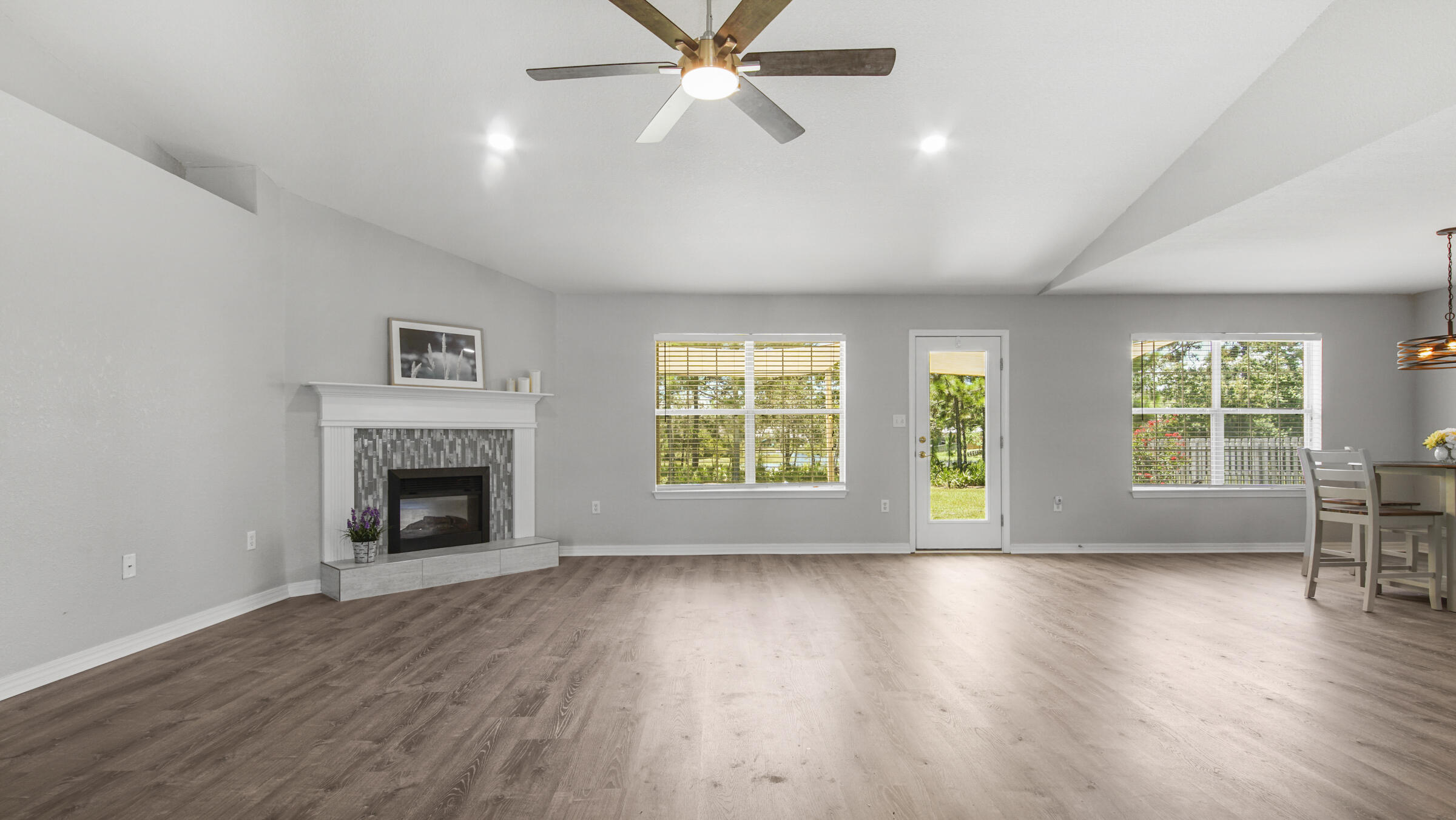 DRIFTWOOD ESTATES - Residential Lease