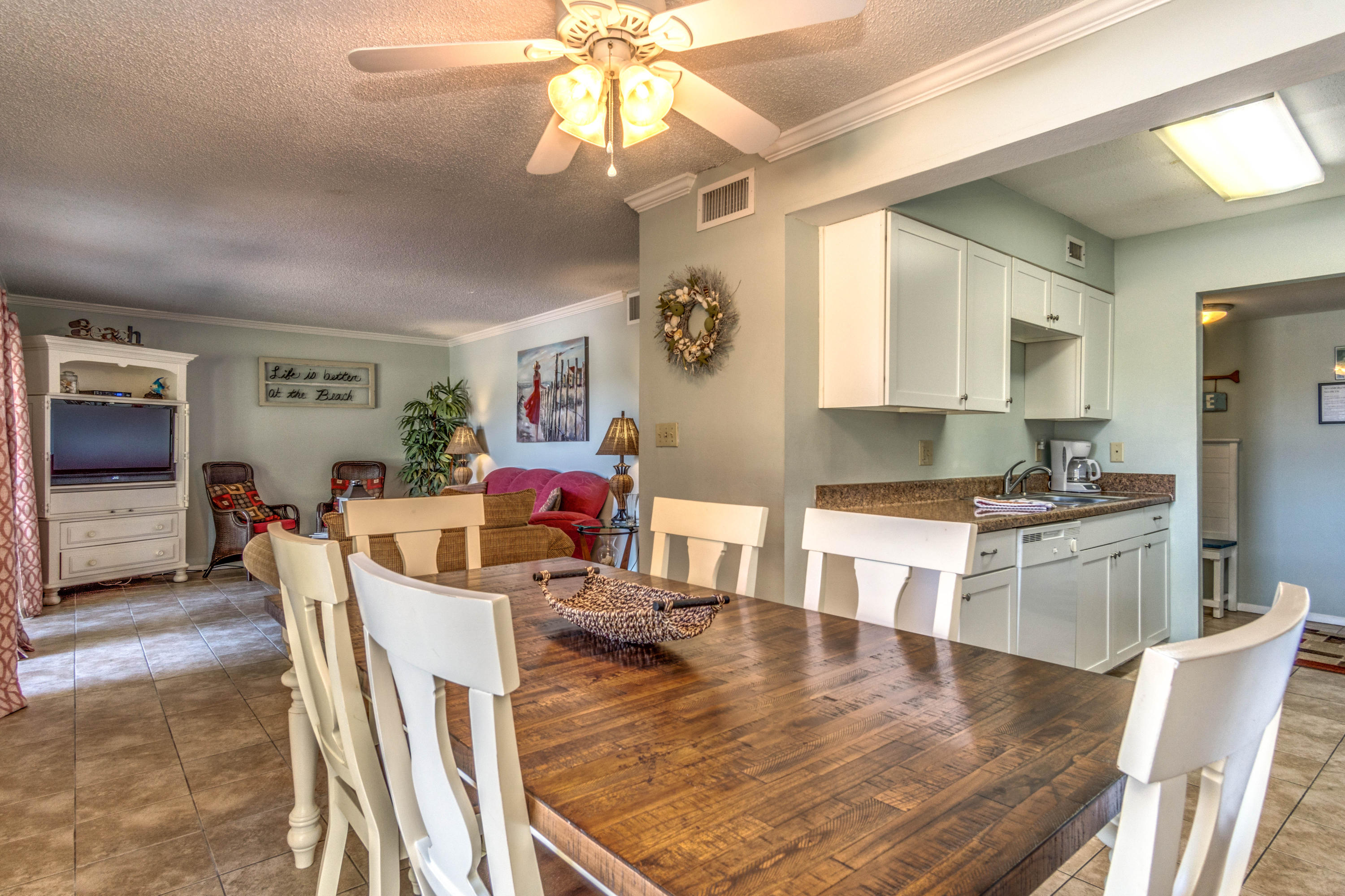 SEASCAPE CONDO GARDEN VILLA PH2 - Residential