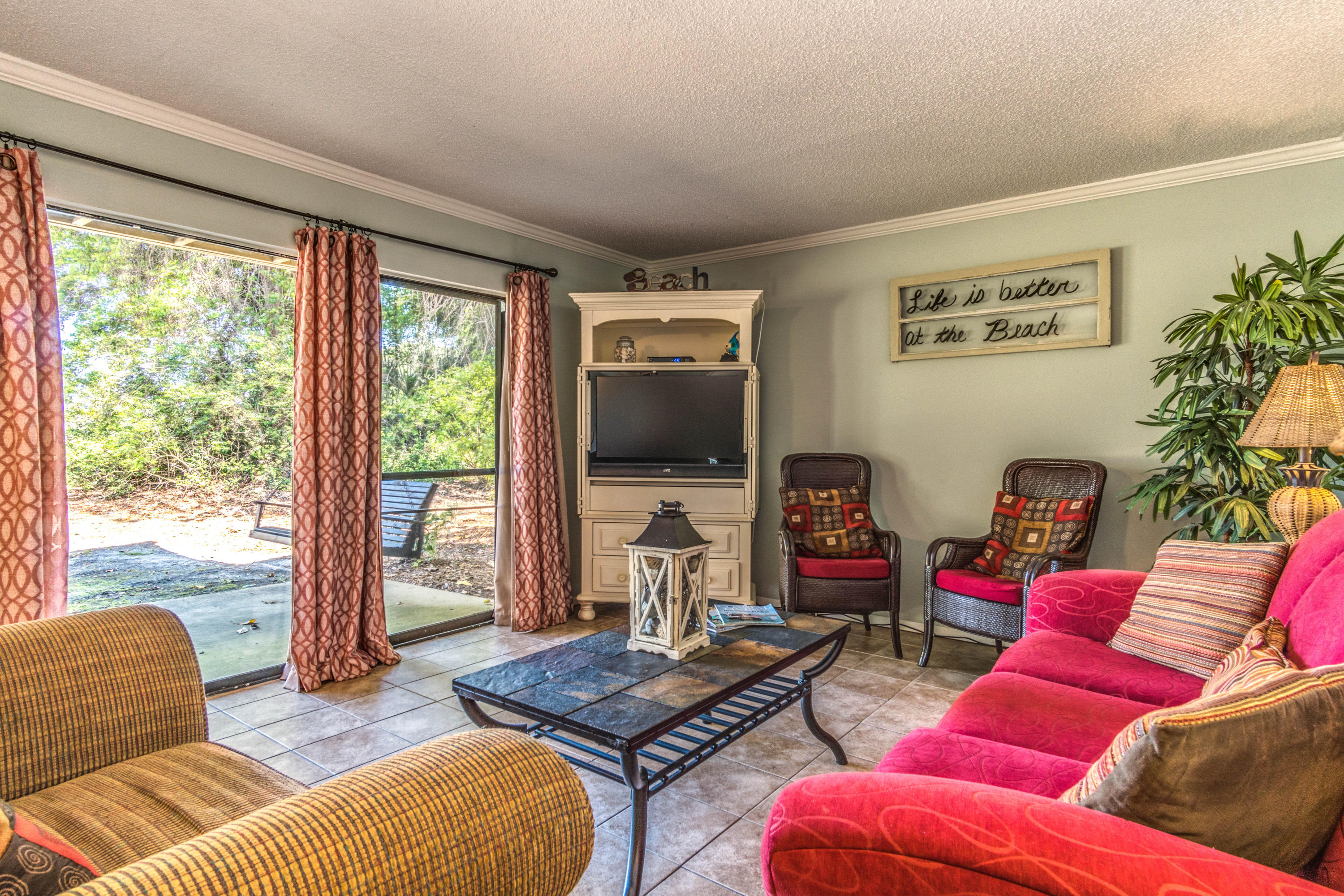 SEASCAPE CONDO GARDEN VILLA PH2 - Residential