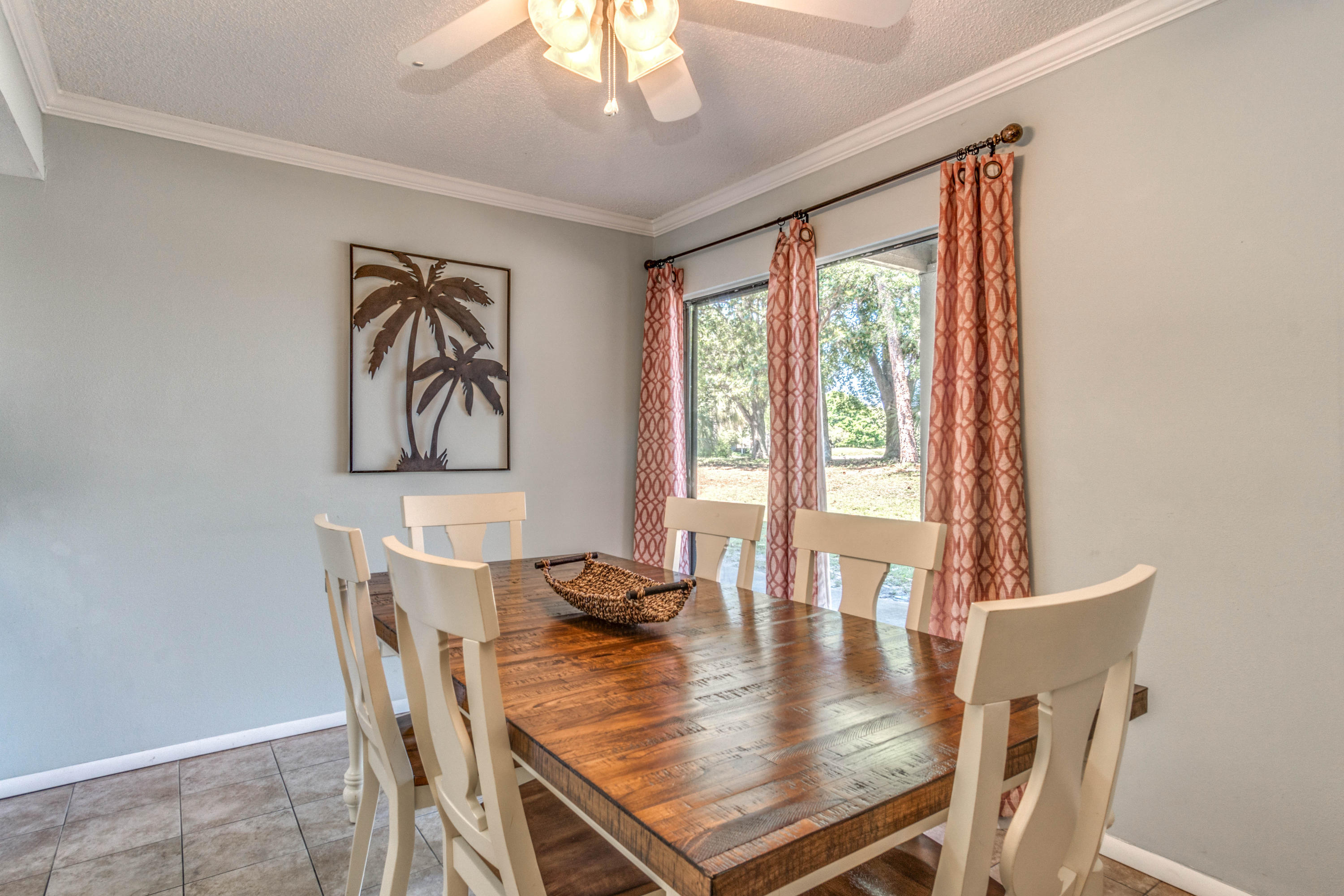 SEASCAPE CONDO GARDEN VILLA PH2 - Residential