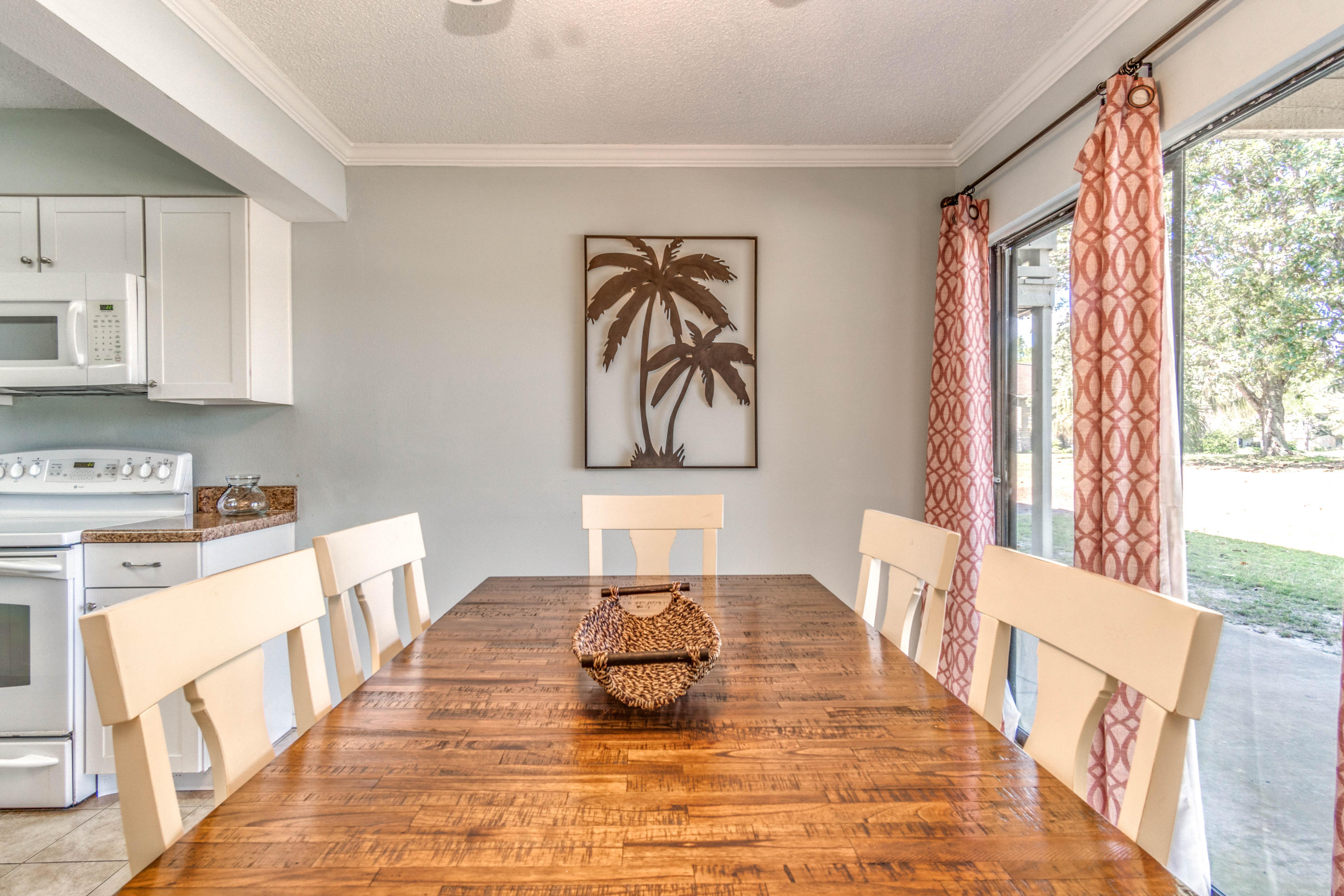 SEASCAPE CONDO GARDEN VILLA PH2 - Residential