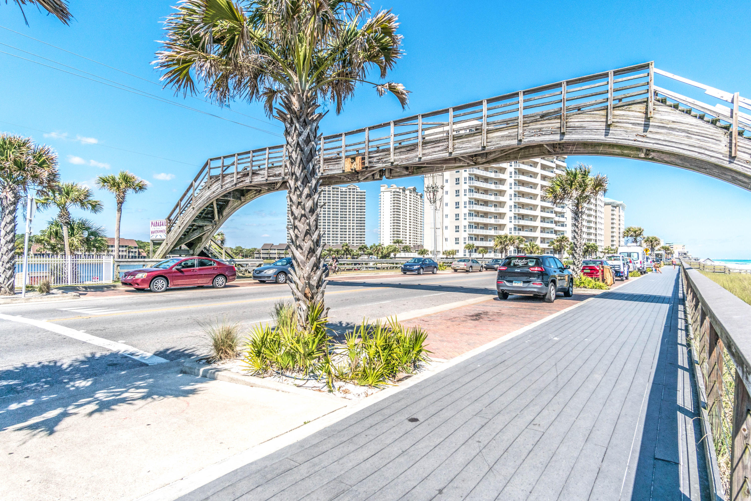 SEASCAPE CONDO GARDEN VILLA PH2 - Residential