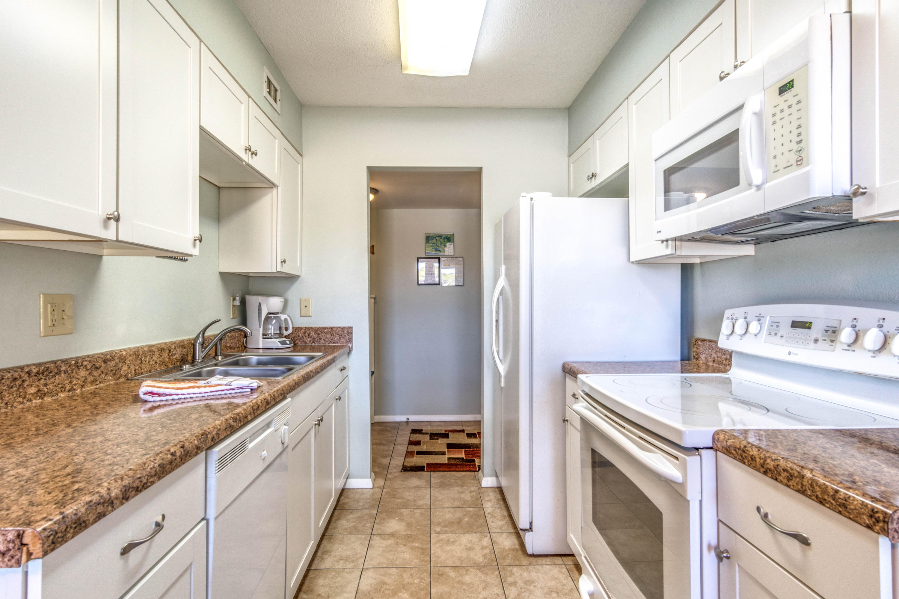 SEASCAPE CONDO GARDEN VILLA PH2 - Residential