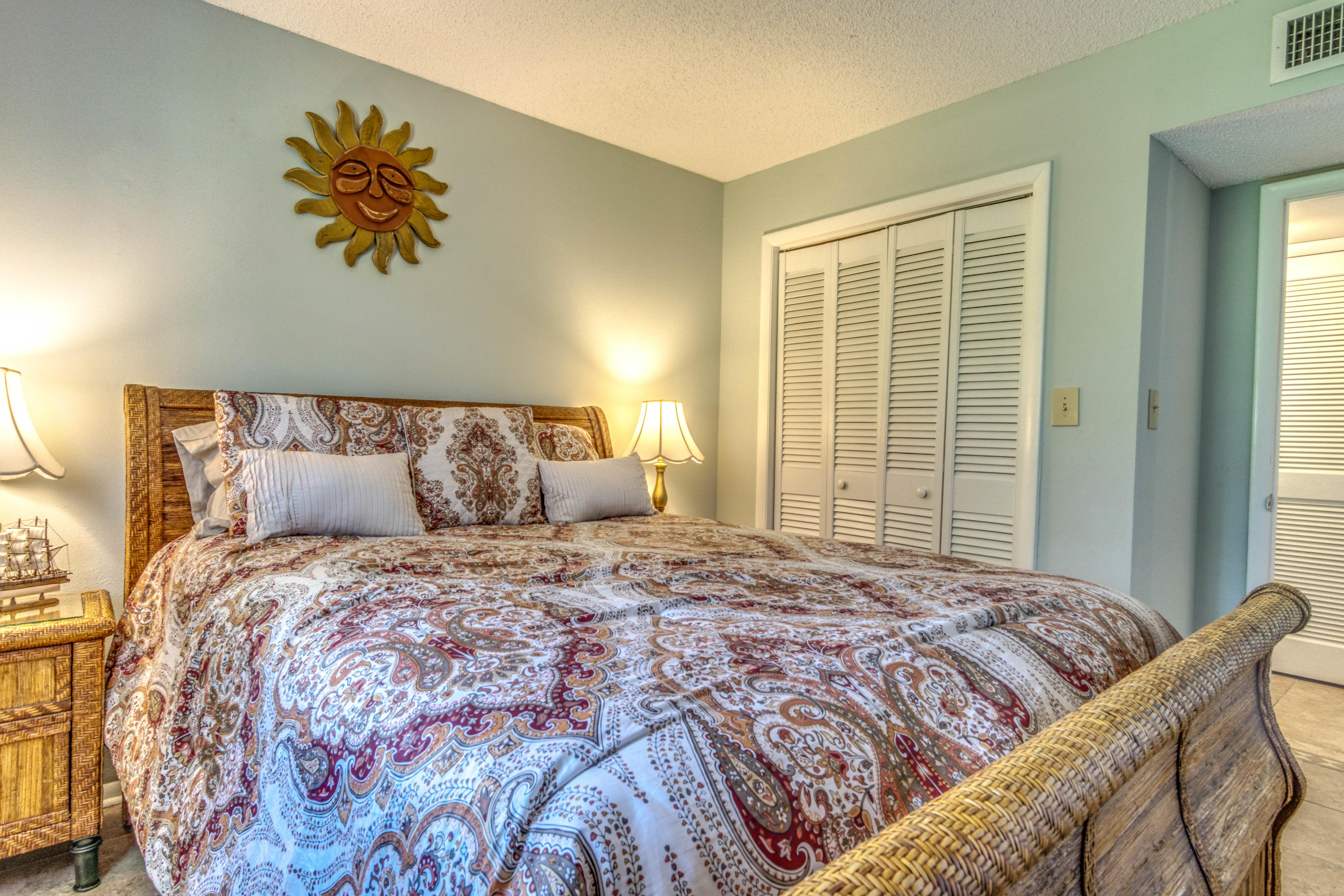 SEASCAPE CONDO GARDEN VILLA PH2 - Residential