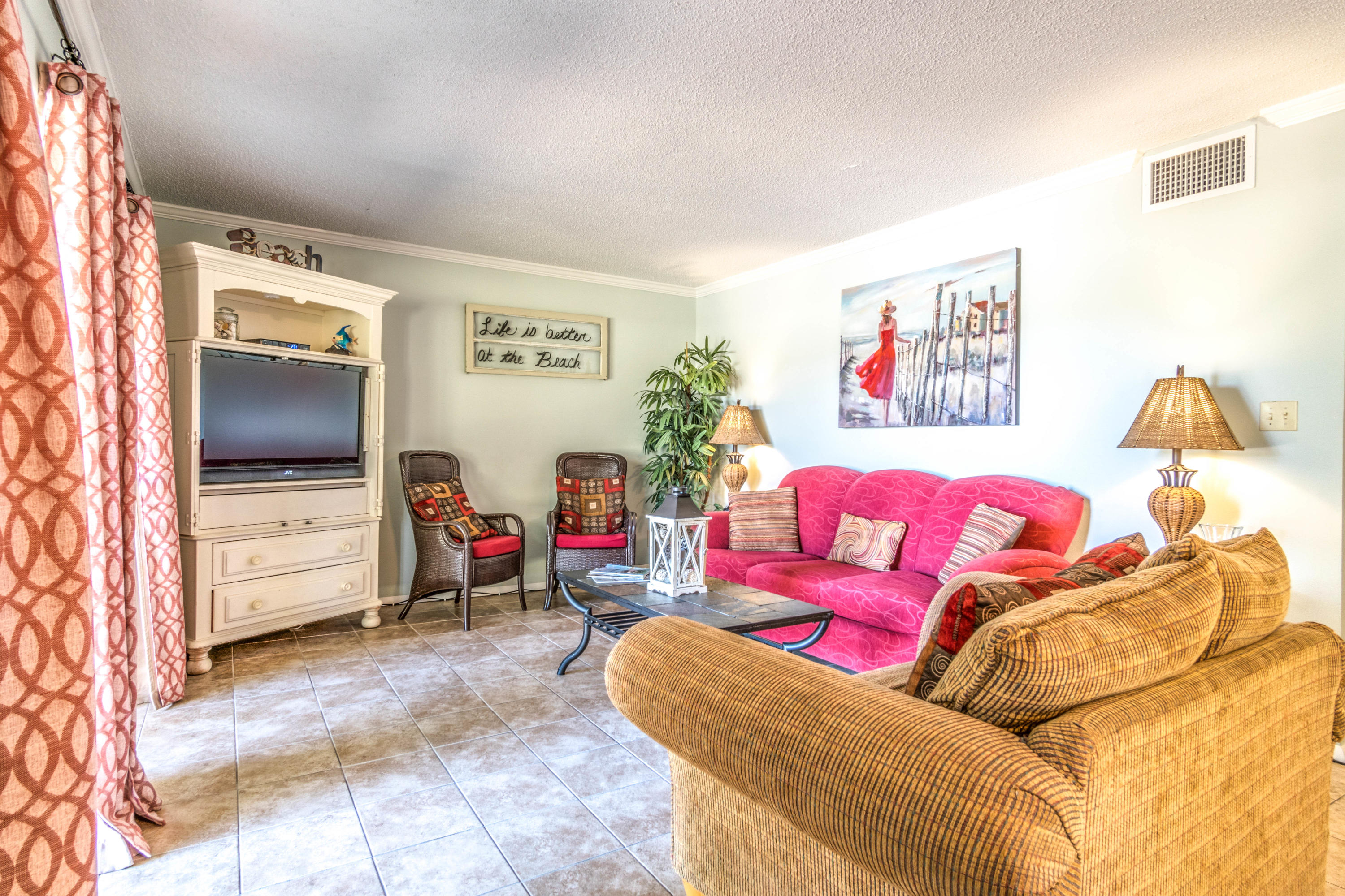 SEASCAPE CONDO GARDEN VILLA PH2 - Residential