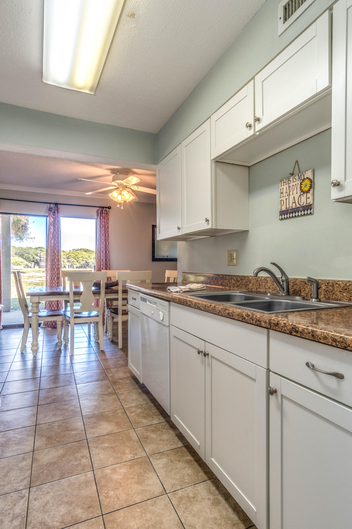 SEASCAPE CONDO GARDEN VILLA PH2 - Residential