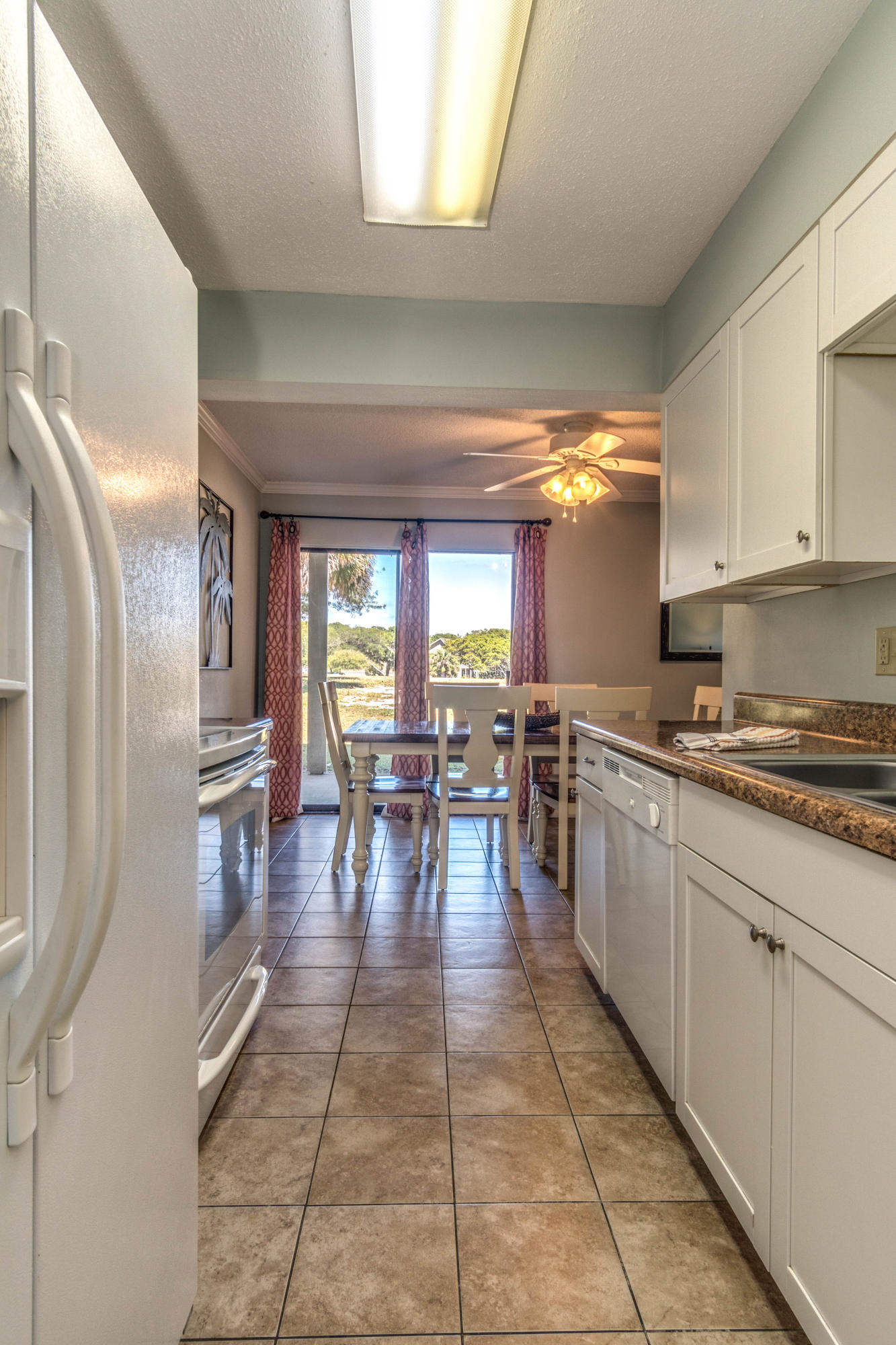 SEASCAPE CONDO GARDEN VILLA PH2 - Residential