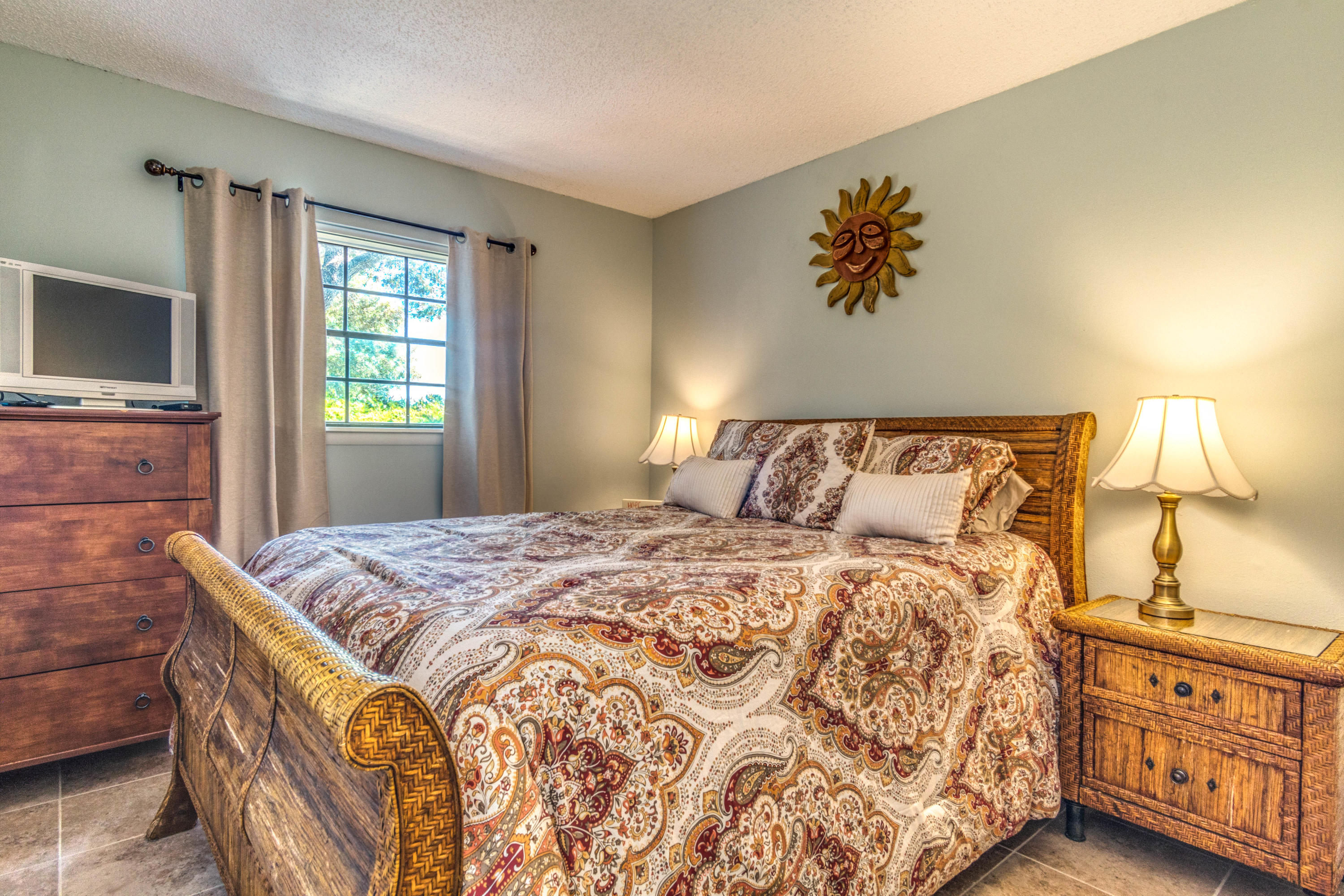 SEASCAPE CONDO GARDEN VILLA PH2 - Residential