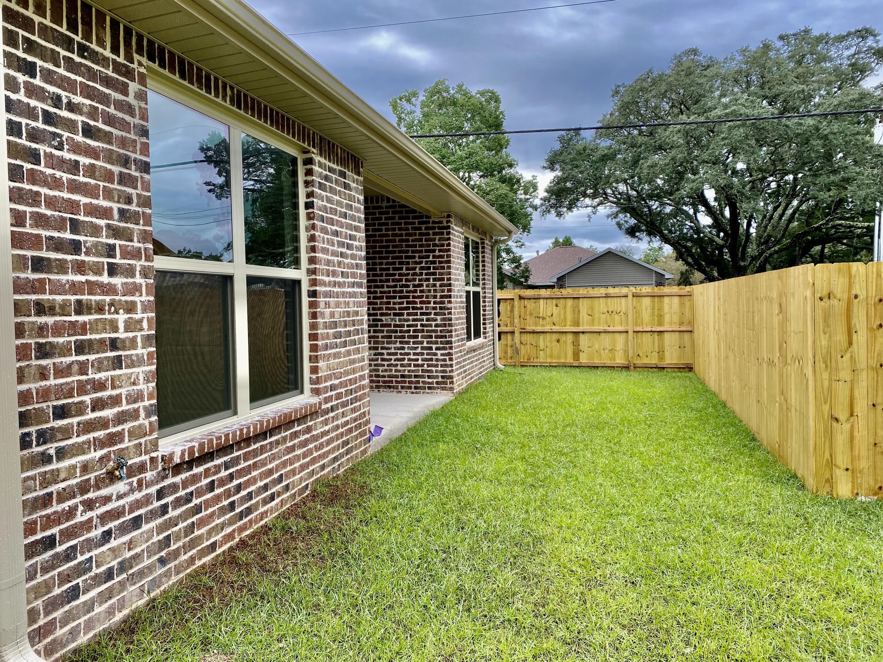 MCKENZIE MEADOWS - Residential