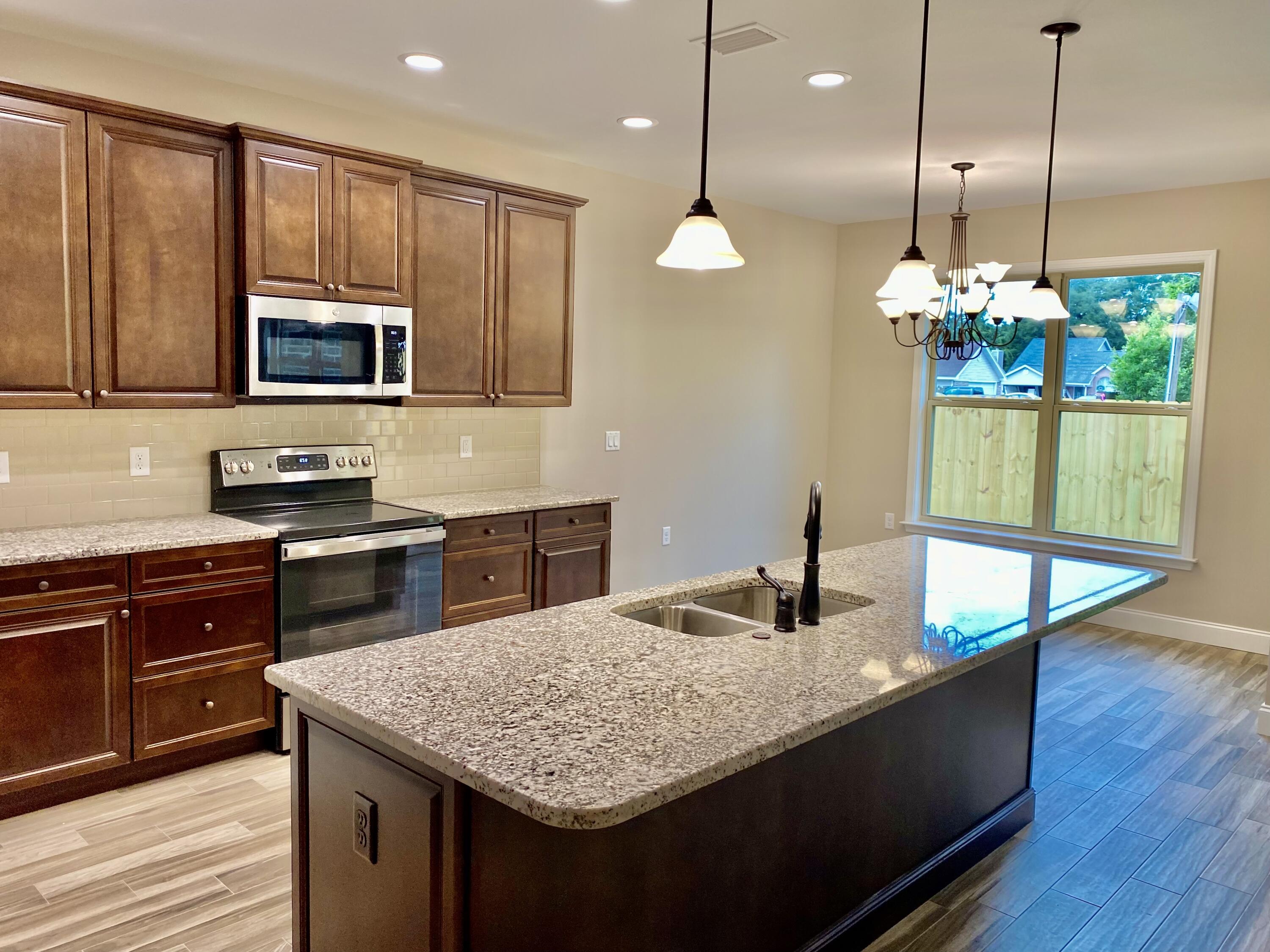 MCKENZIE MEADOWS - Residential