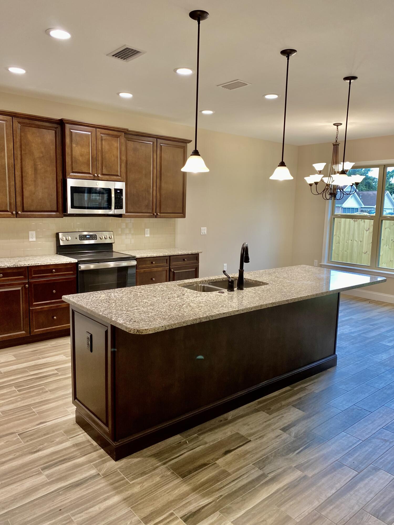 MCKENZIE MEADOWS - Residential