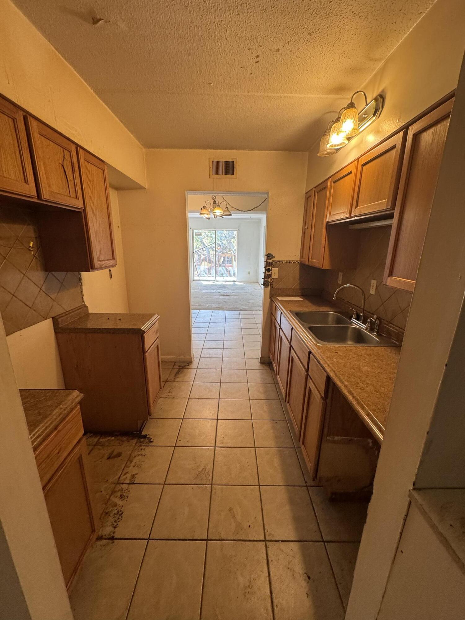 CEDARS CONDO - Residential
