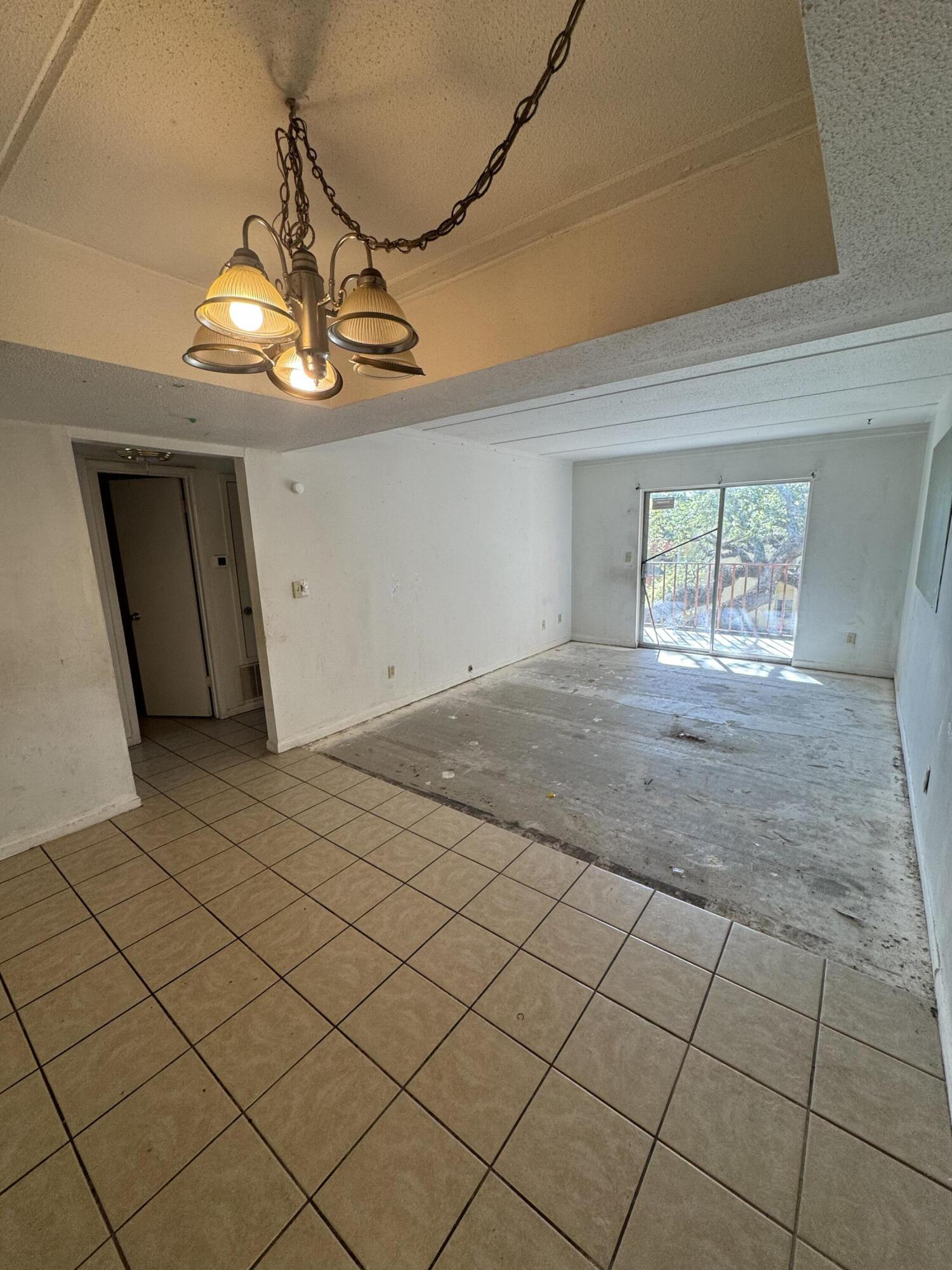 CEDARS CONDO - Residential