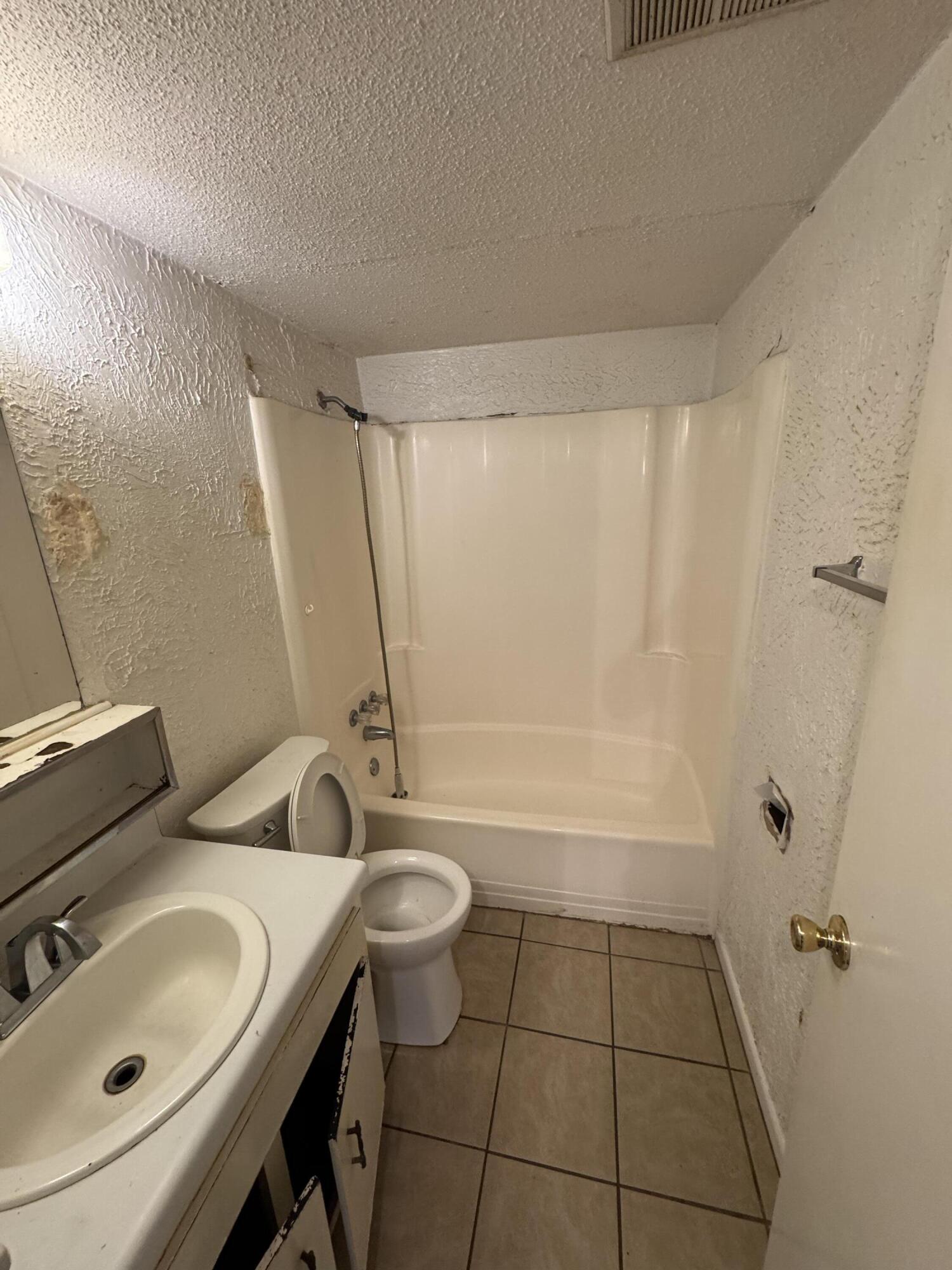 CEDARS CONDO - Residential