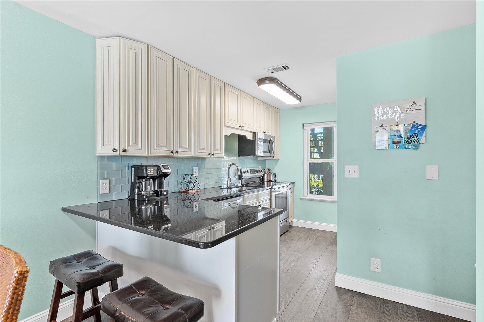 POOLSIDE VILLAS CONDO - Residential