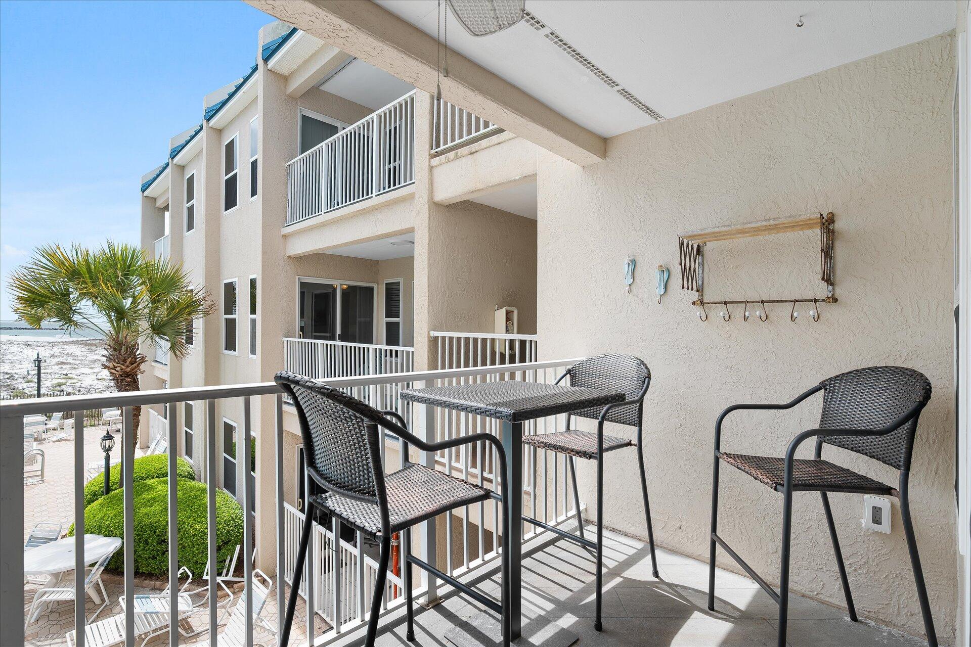POOLSIDE VILLAS CONDO - Residential