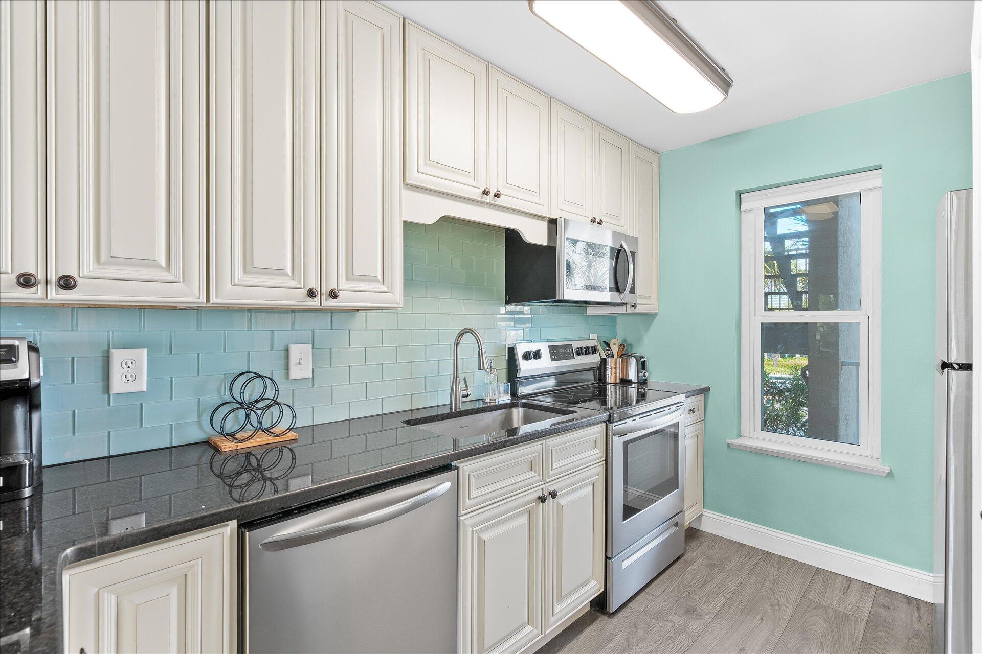POOLSIDE VILLAS CONDO - Residential