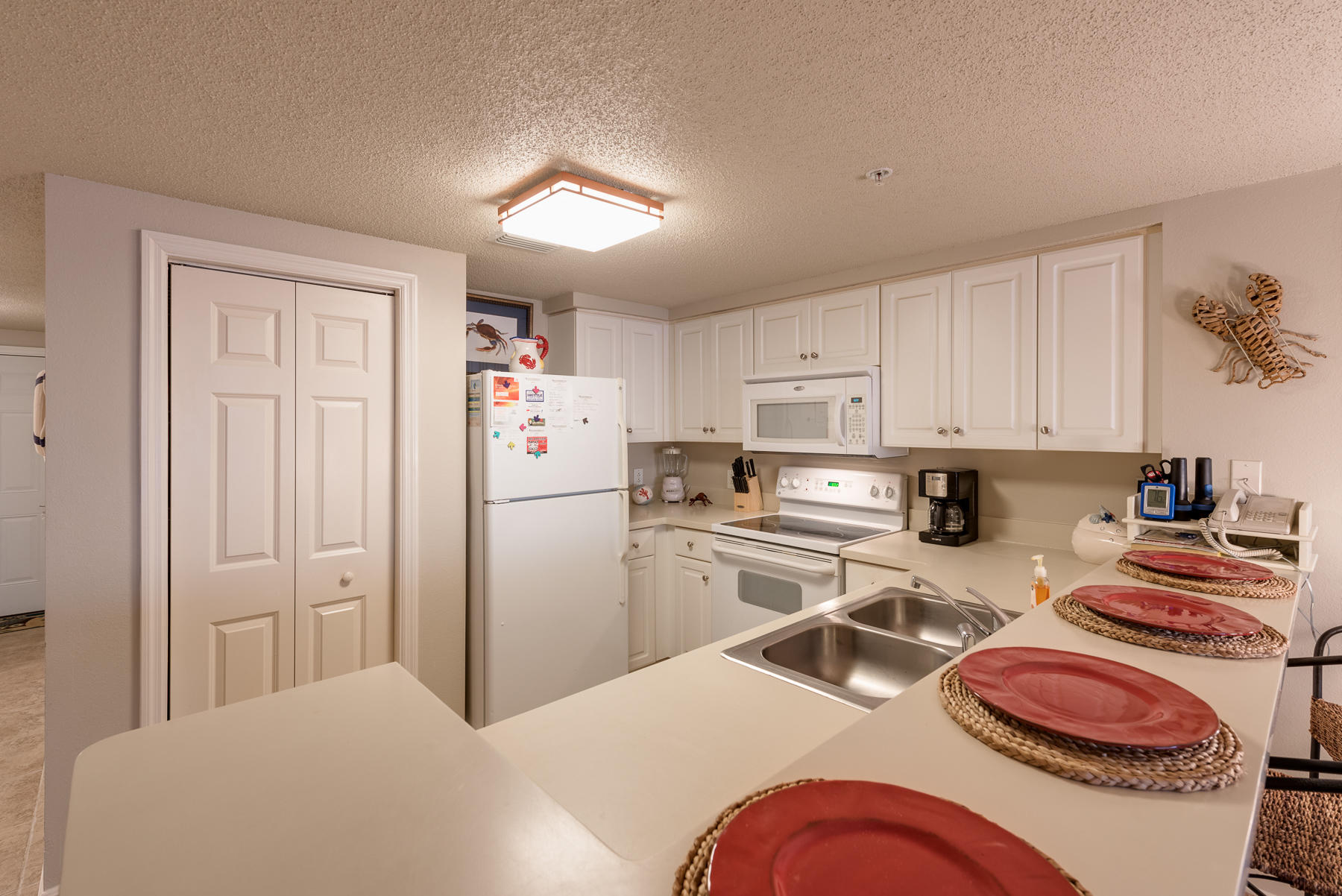 MAJESTIC BEACH TOWERS I - Residential