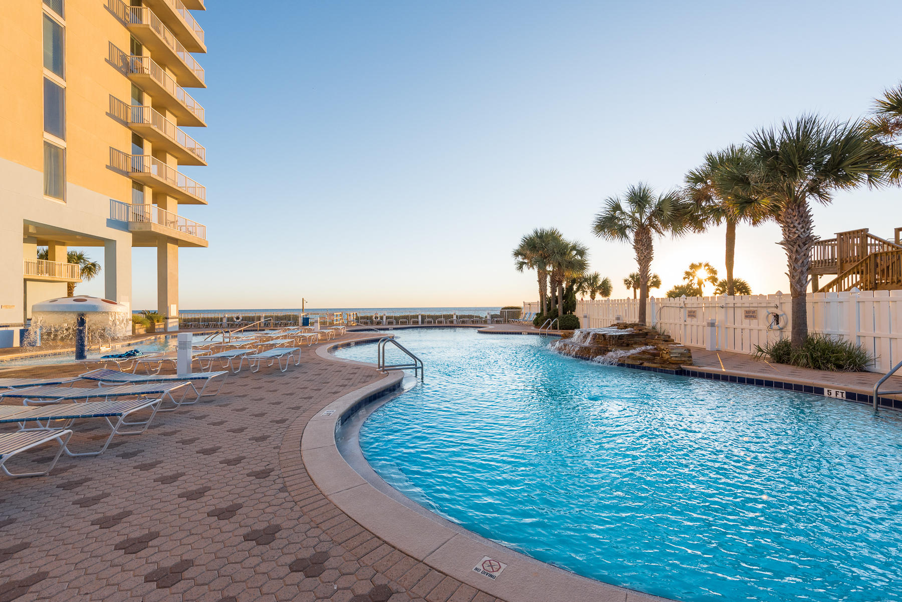 MAJESTIC BEACH TOWERS I - Residential