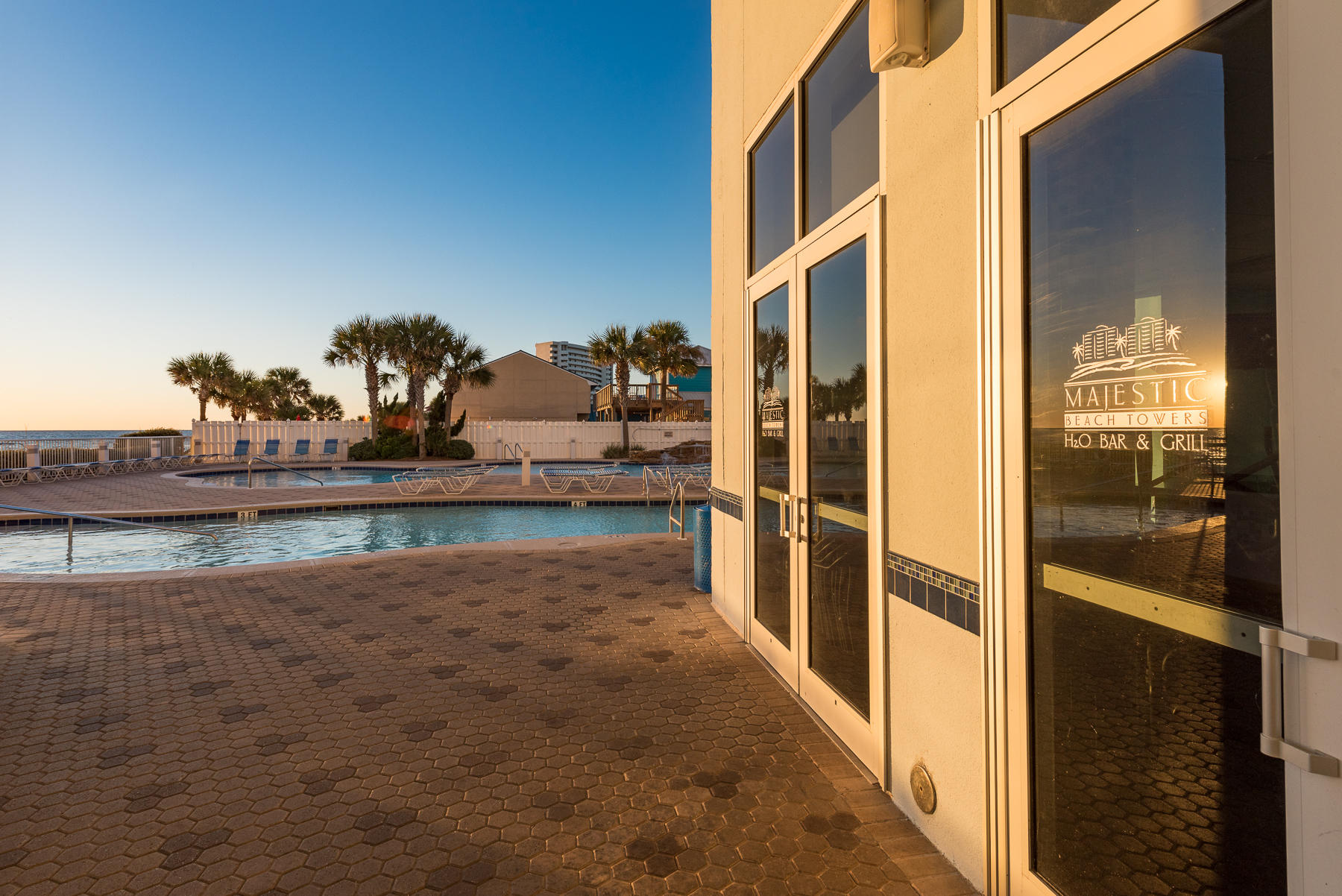 MAJESTIC BEACH TOWERS I - Residential