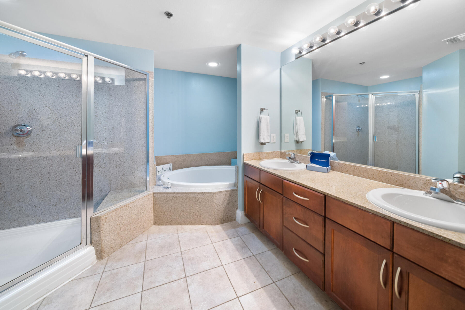 Laketown Wharf - Residential