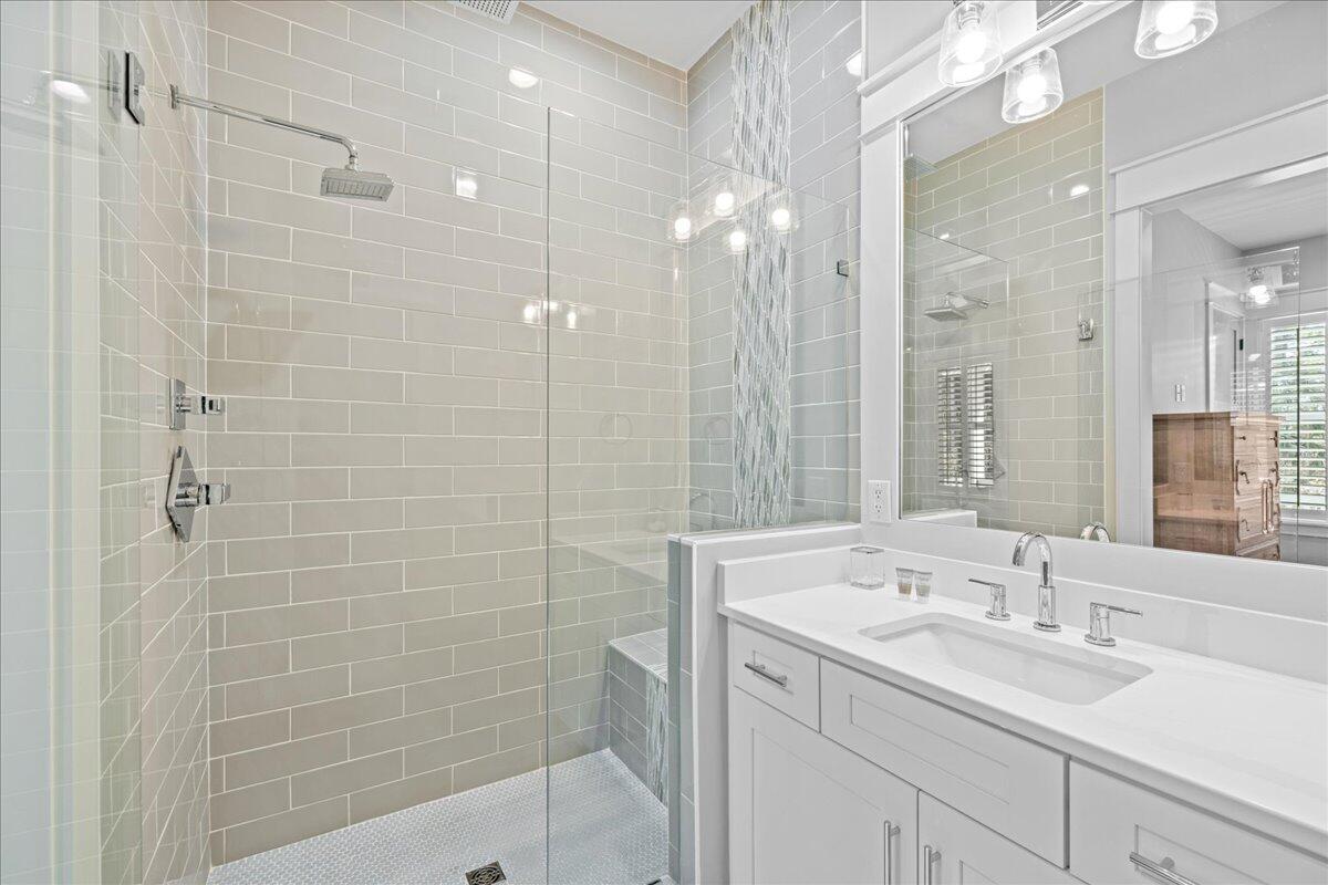 LAKESIDE AT BLUE MOUNTAIN BEACH - Residential Lease