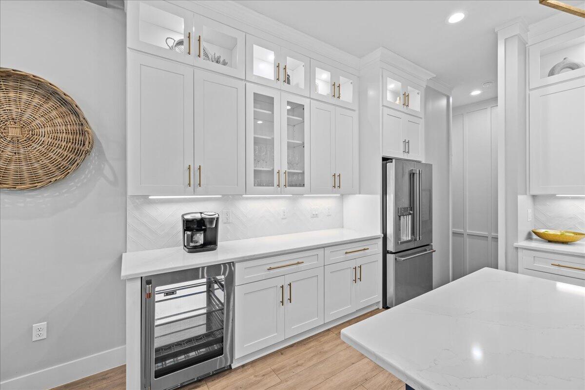 LAKESIDE AT BLUE MOUNTAIN BEACH - Residential Lease