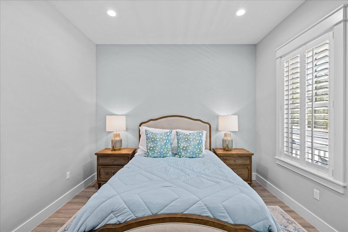 LAKESIDE AT BLUE MOUNTAIN BEACH - Residential Lease