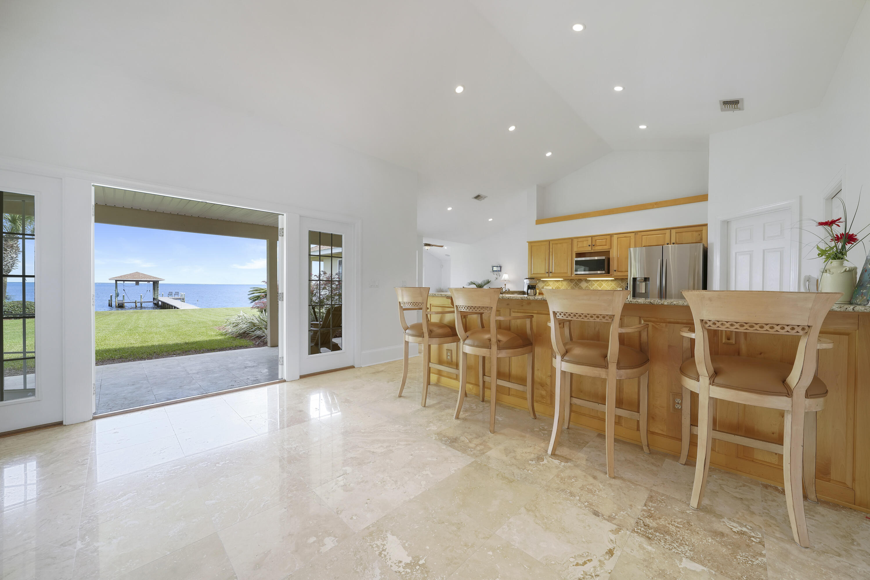 FLAMINGO BEACH - Residential